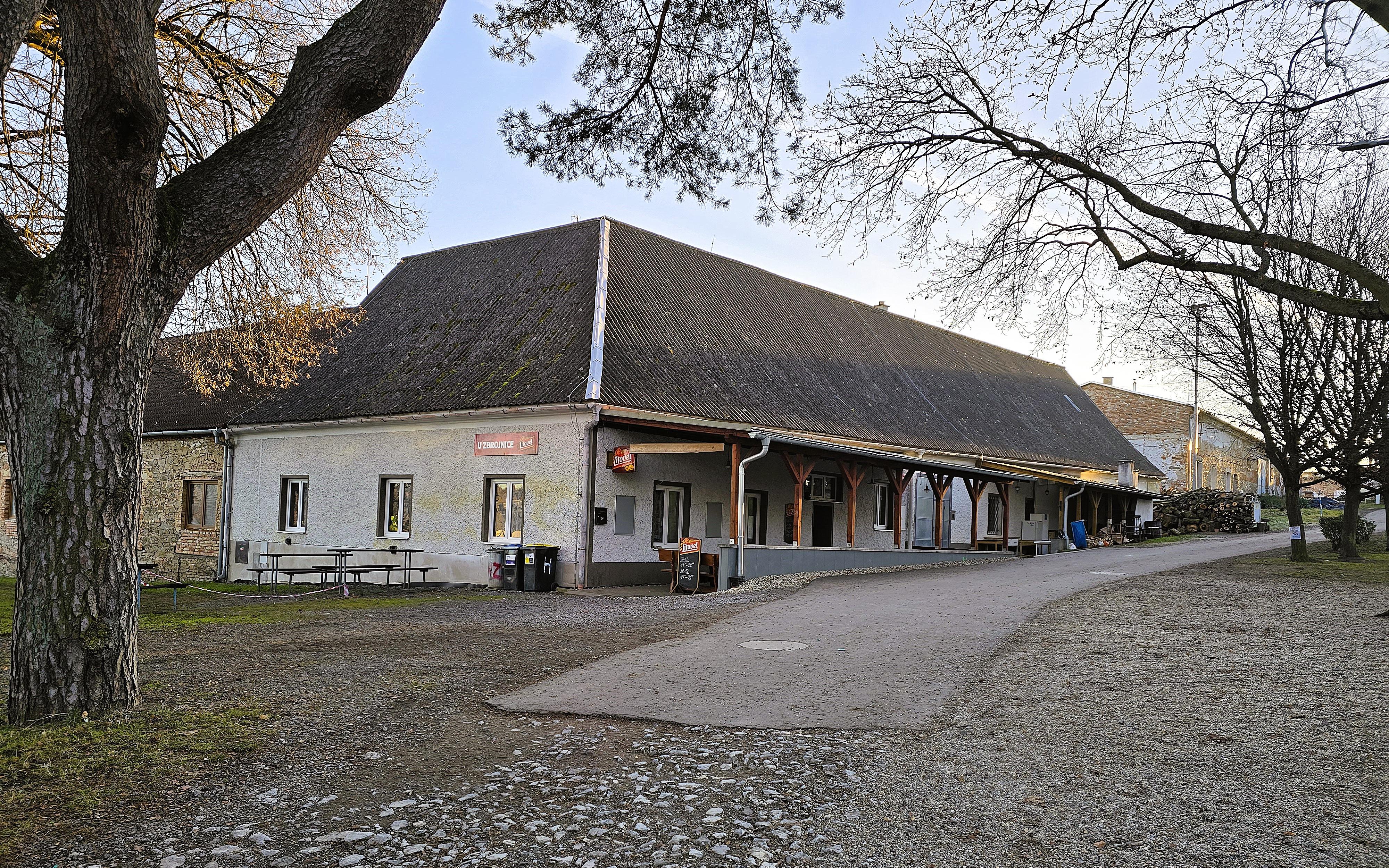 Hospoda U Zbrojnice foto 3