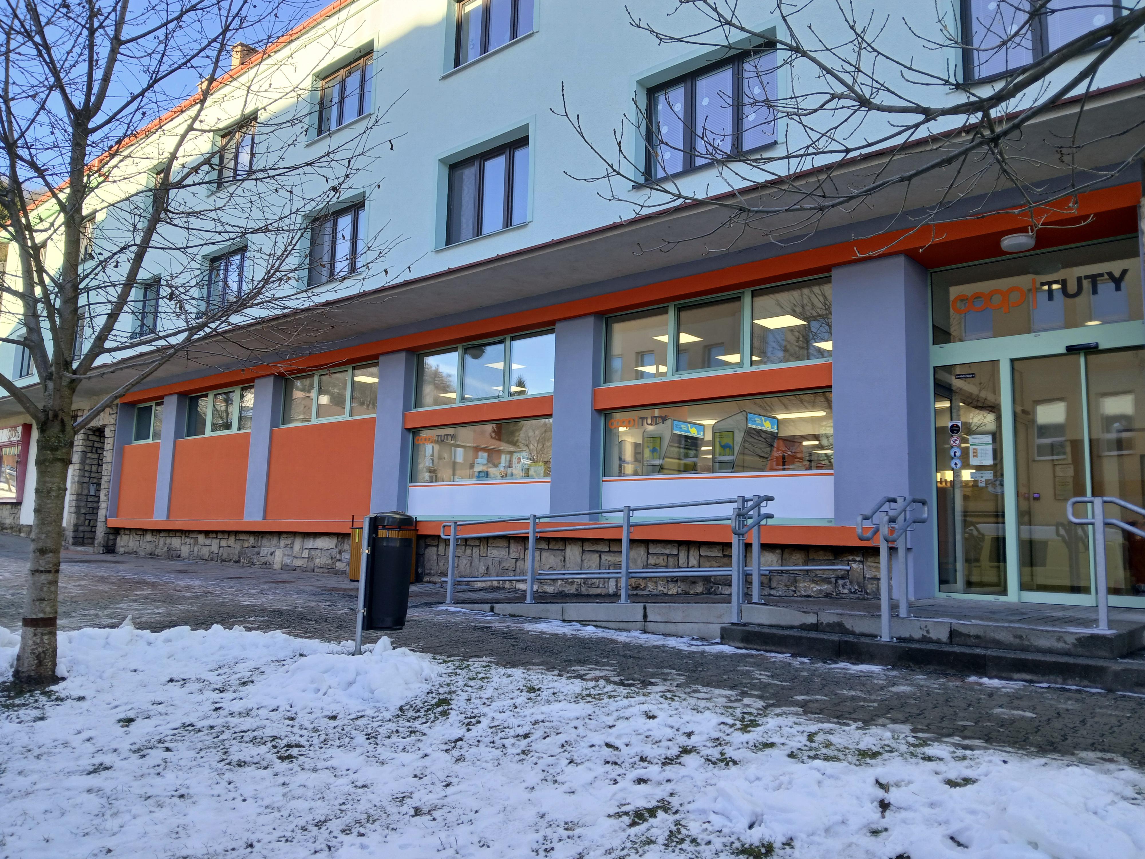 COOP Dvůr Králové n. L., družstvo foto 3