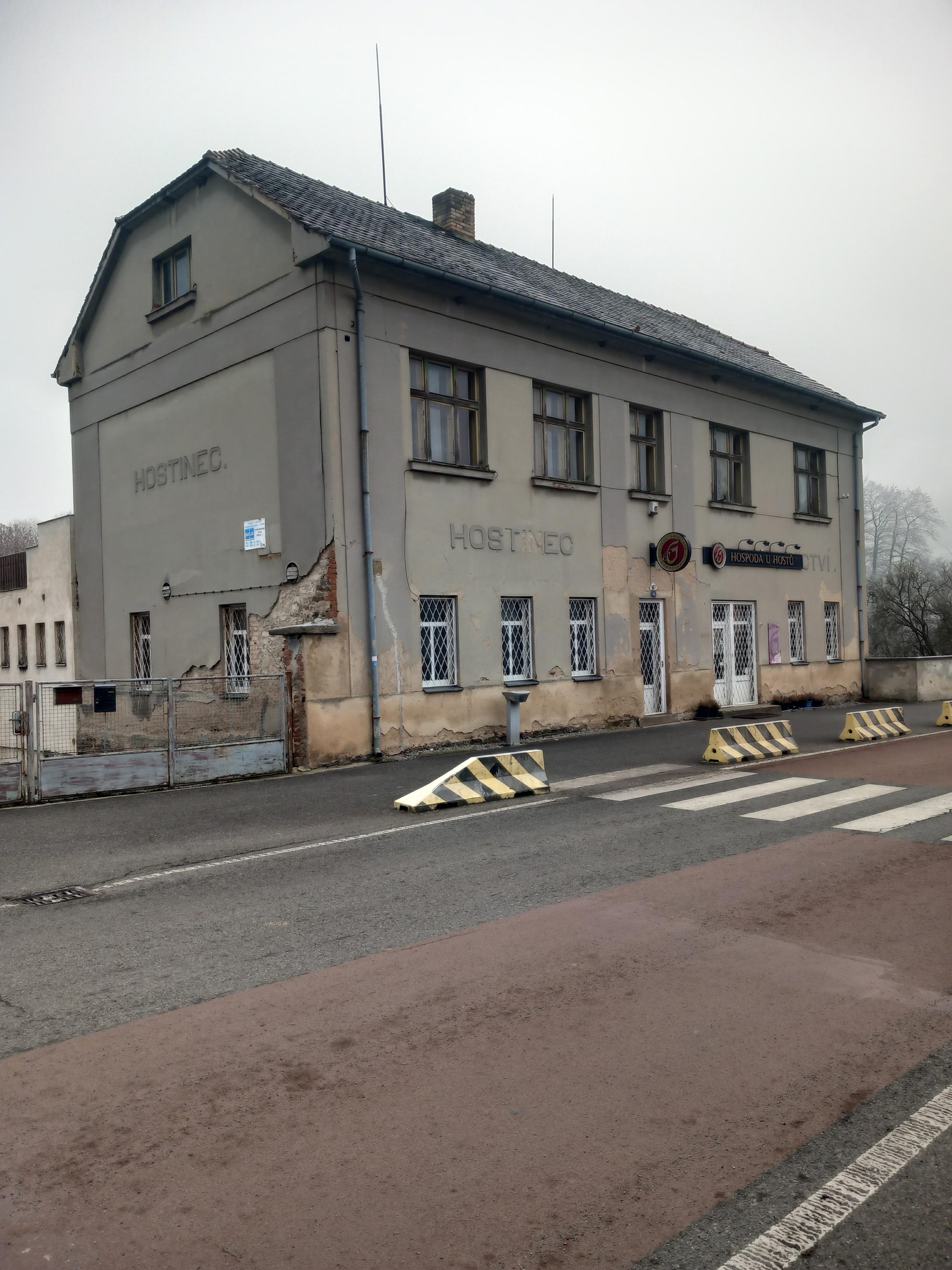 Hospoda U Hostů foto 2