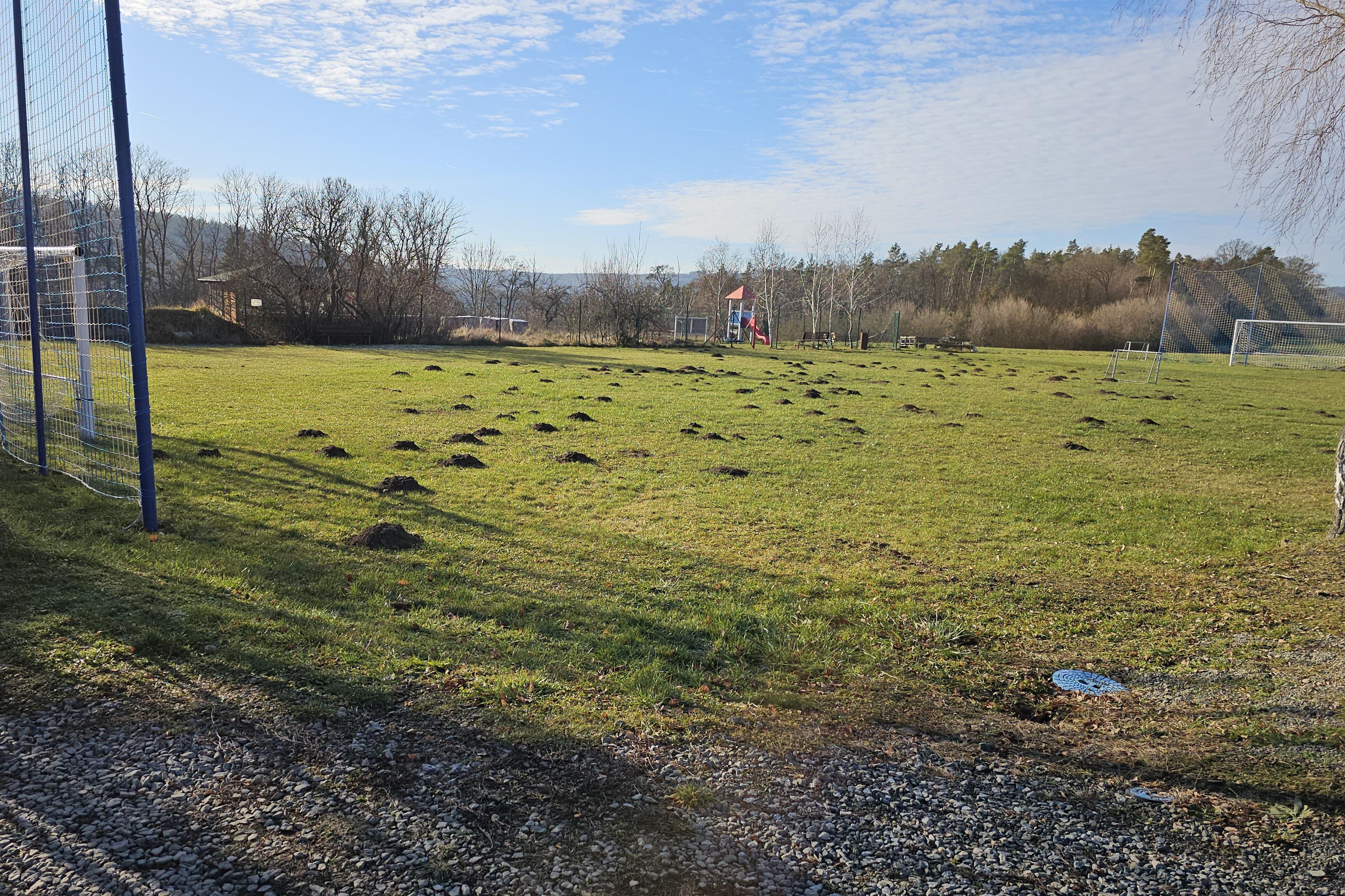 Fotbalové hřiště Kobylničky