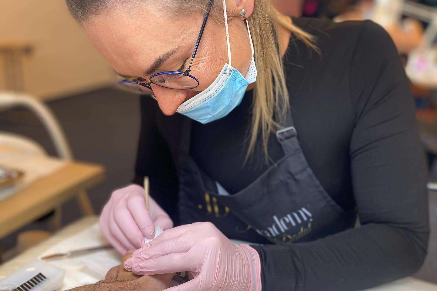 Adéla Bednářová – Foot Therapy (pedikúra)