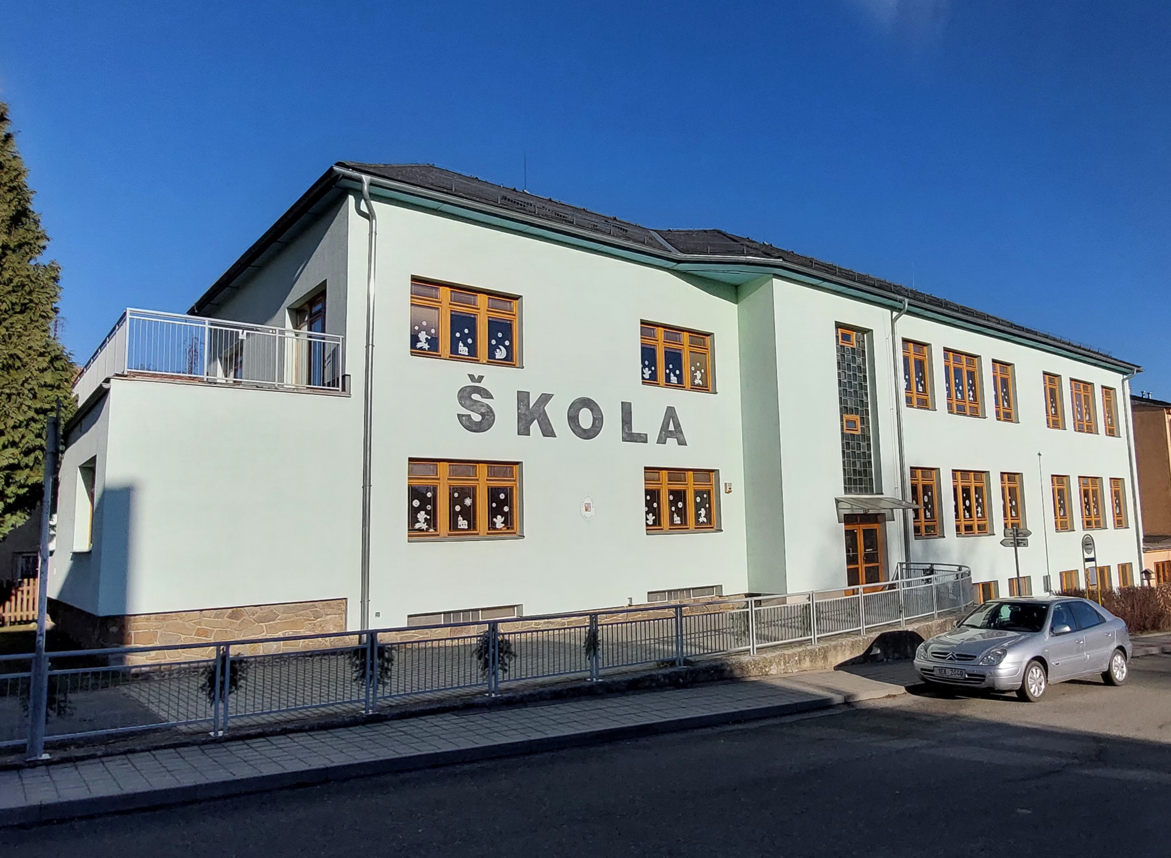 ZŠ a MŠ, Školní jídelna a Školní družina Bouzov foto 5