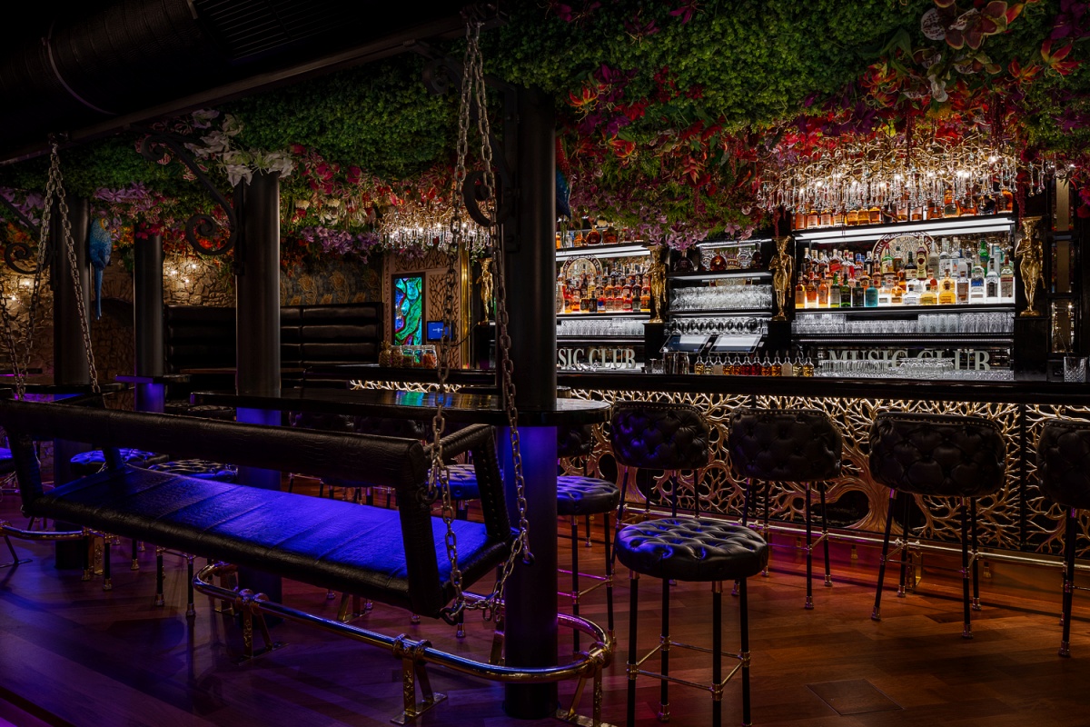 Zlatý Strom Bar & Club