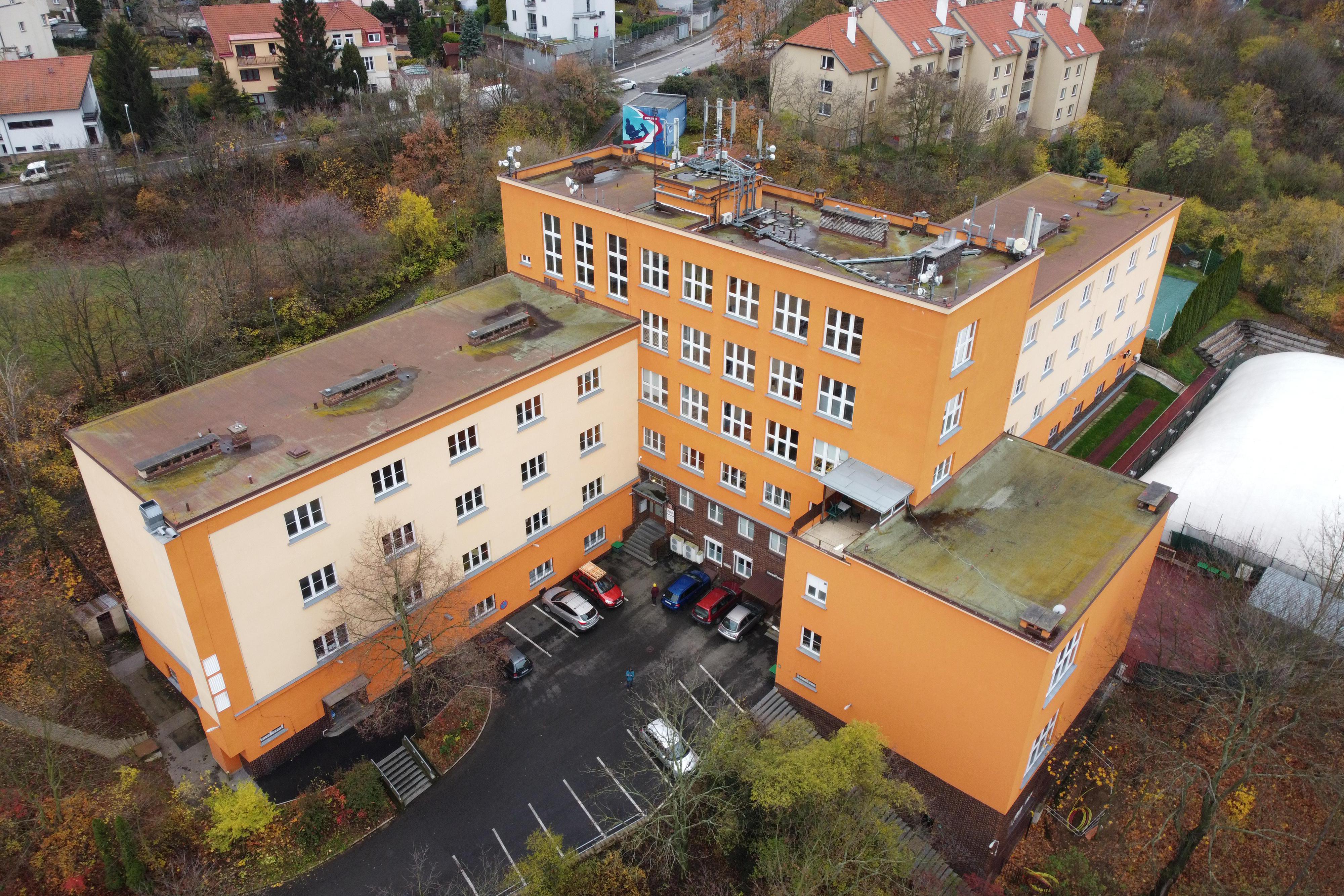 Gymnázium Praha 5, Nad Kavalírkou