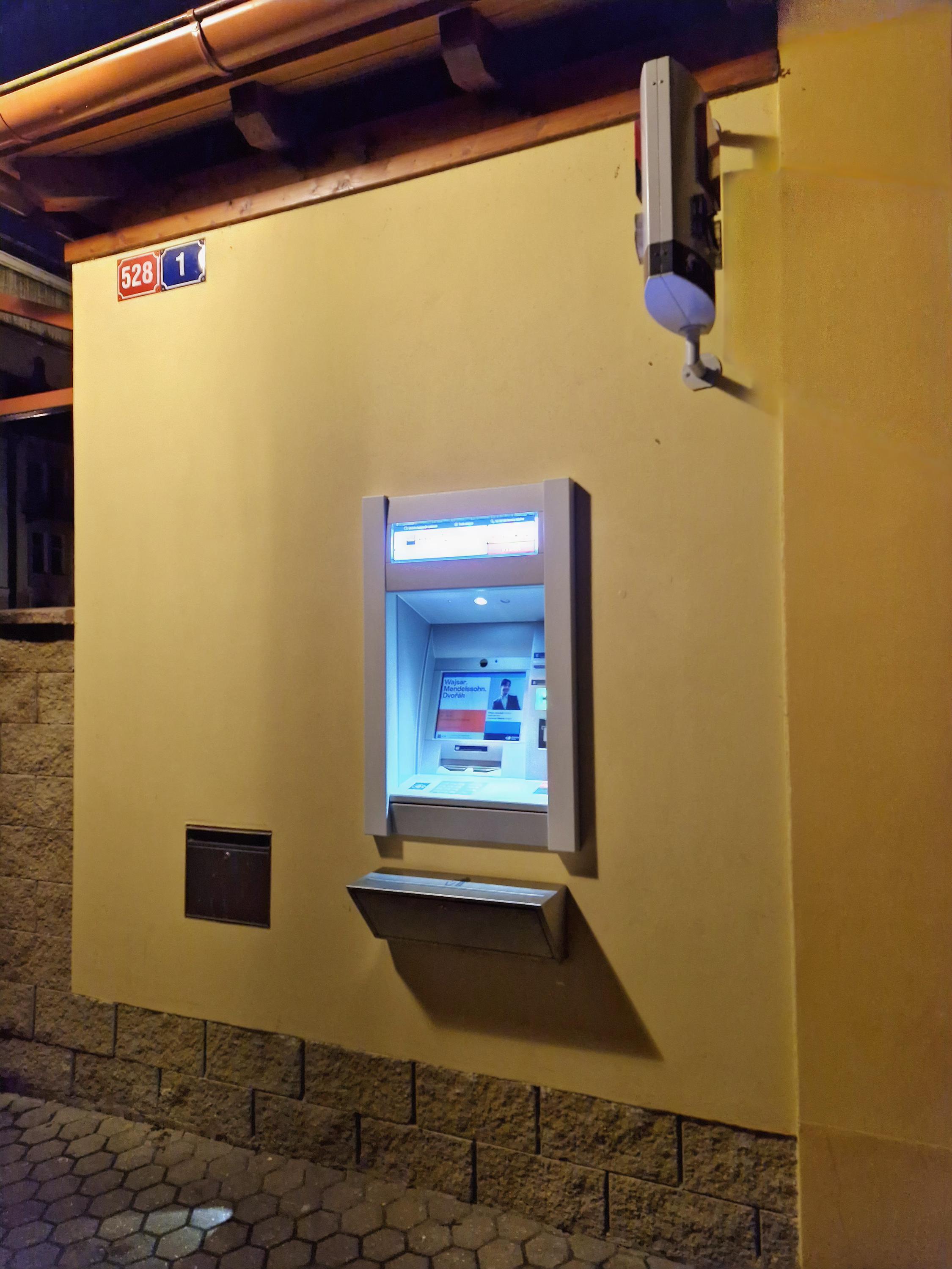 Bankomat Komerční banky foto 5