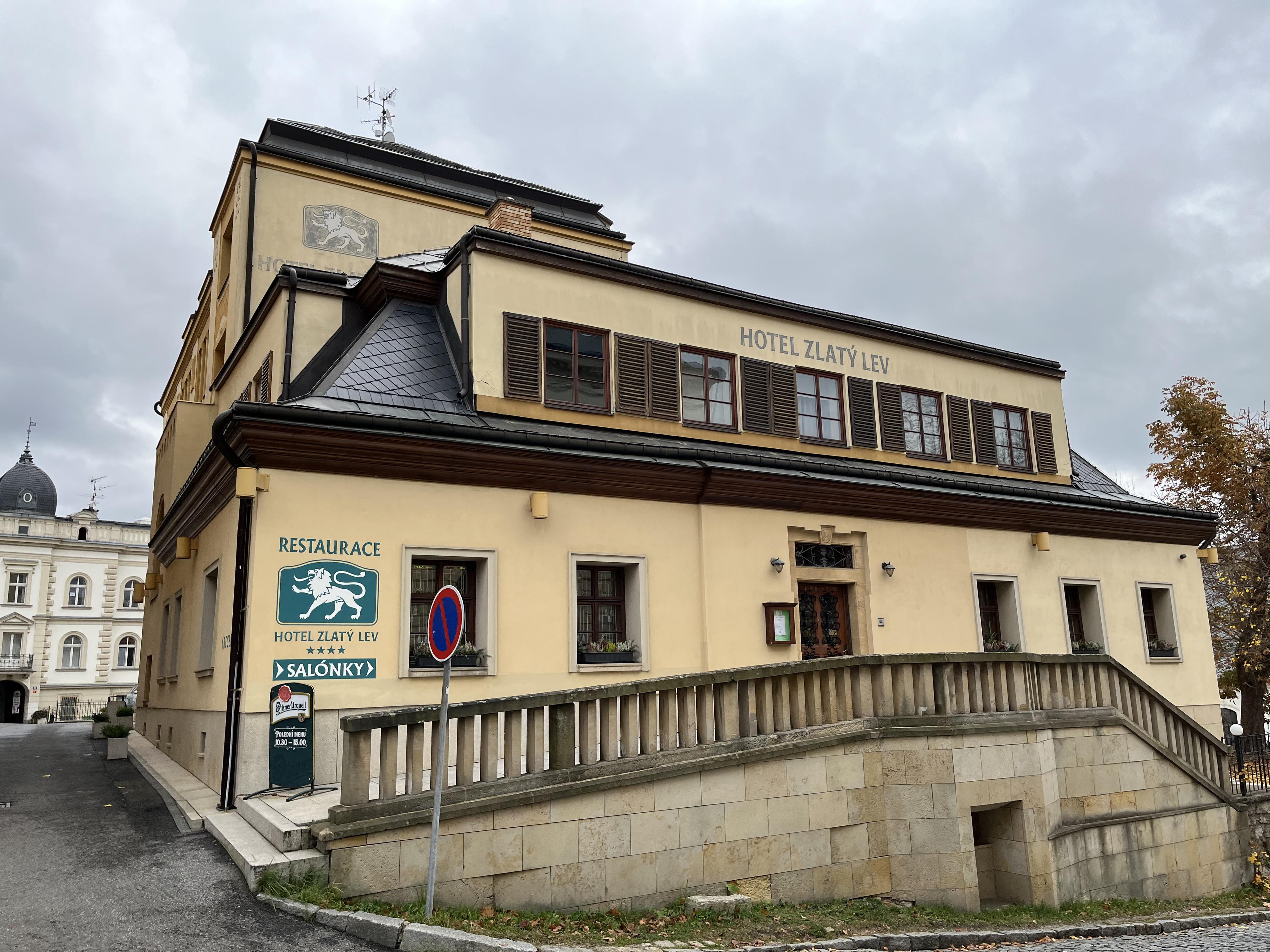 Restaurace Zlatý lev foto 2