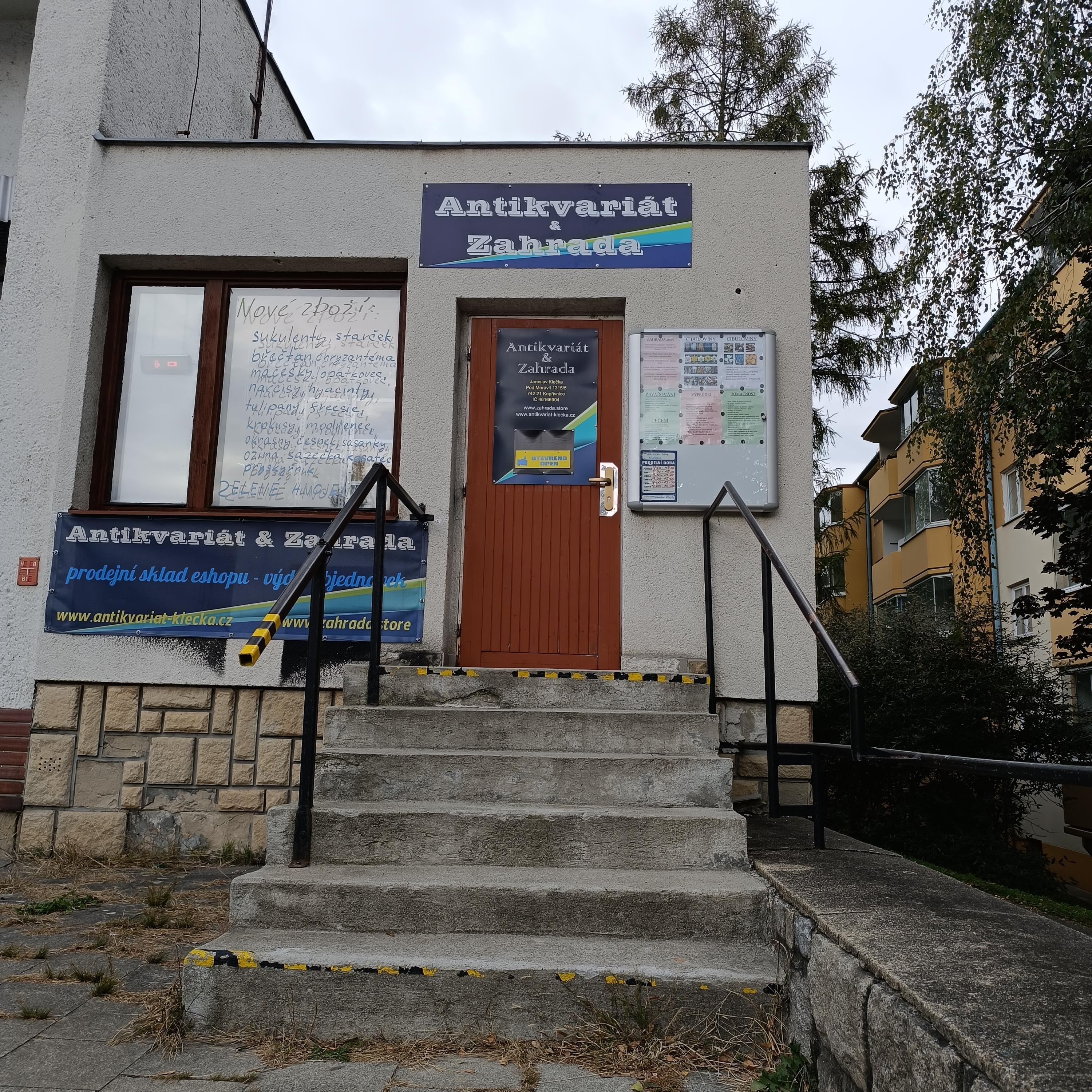 Antikvariát & Zahrada foto 2