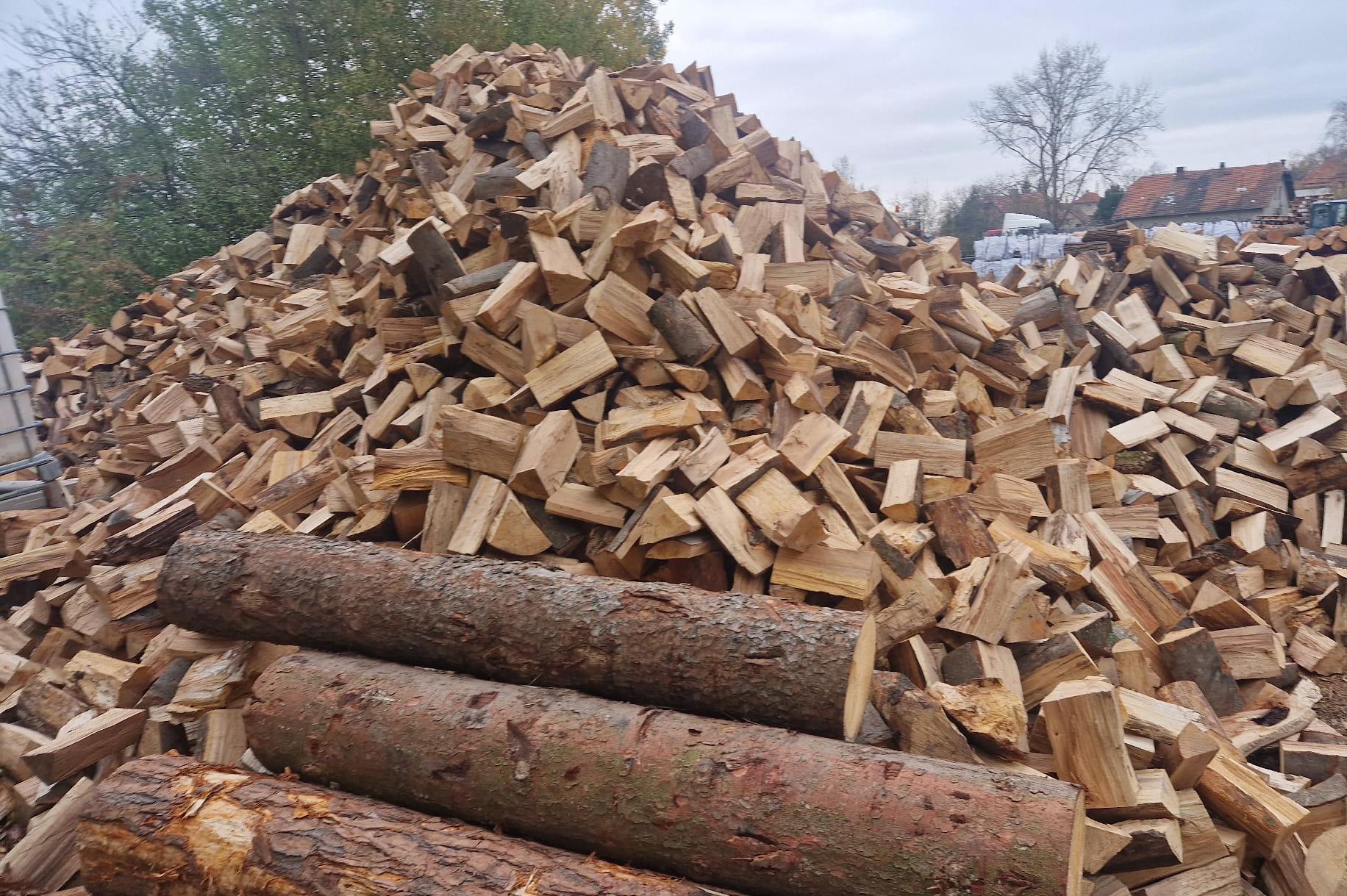 VELEBYT.CZ - štípané dřevo