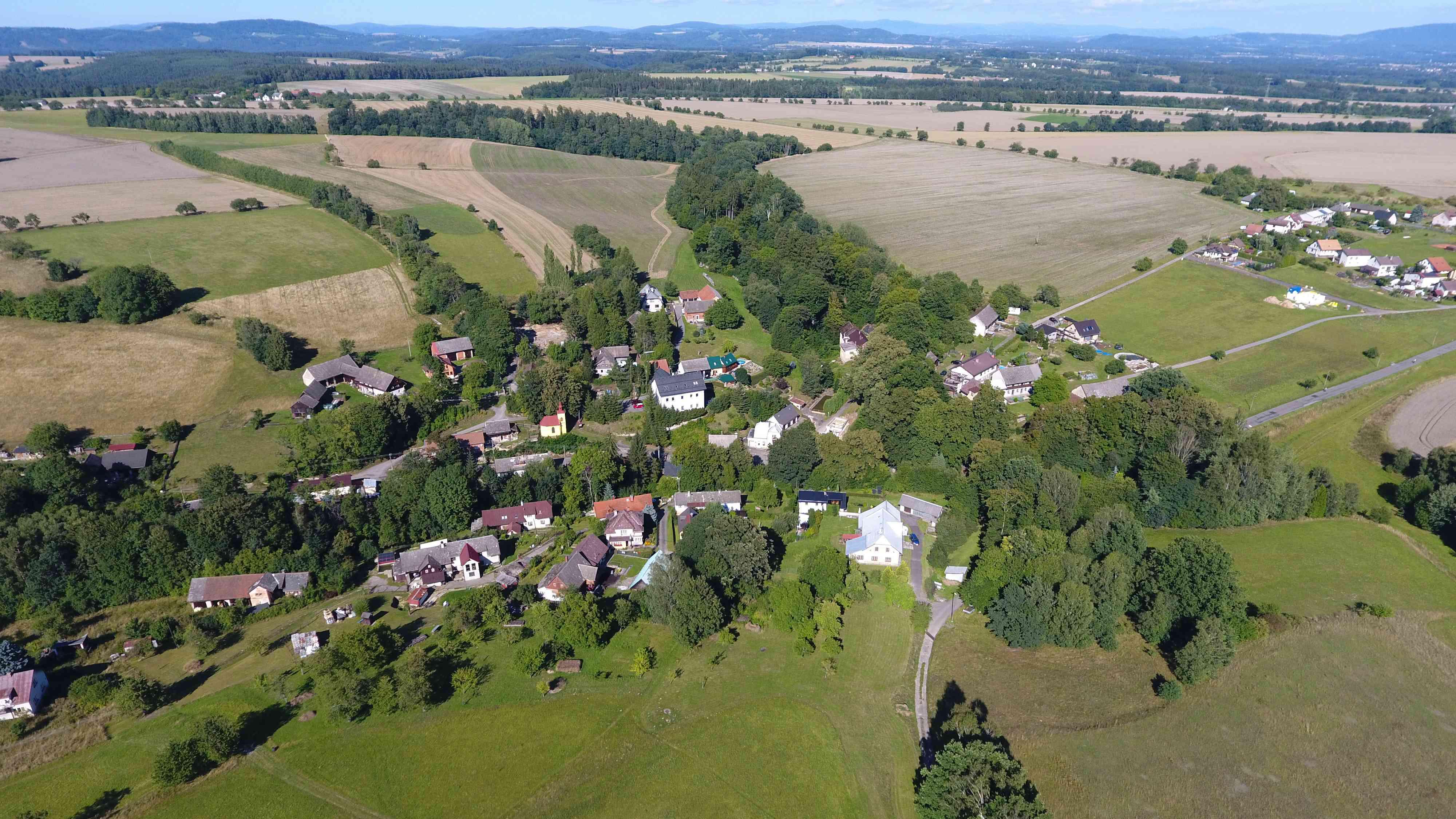 Kobyly - obecní úřad foto 2