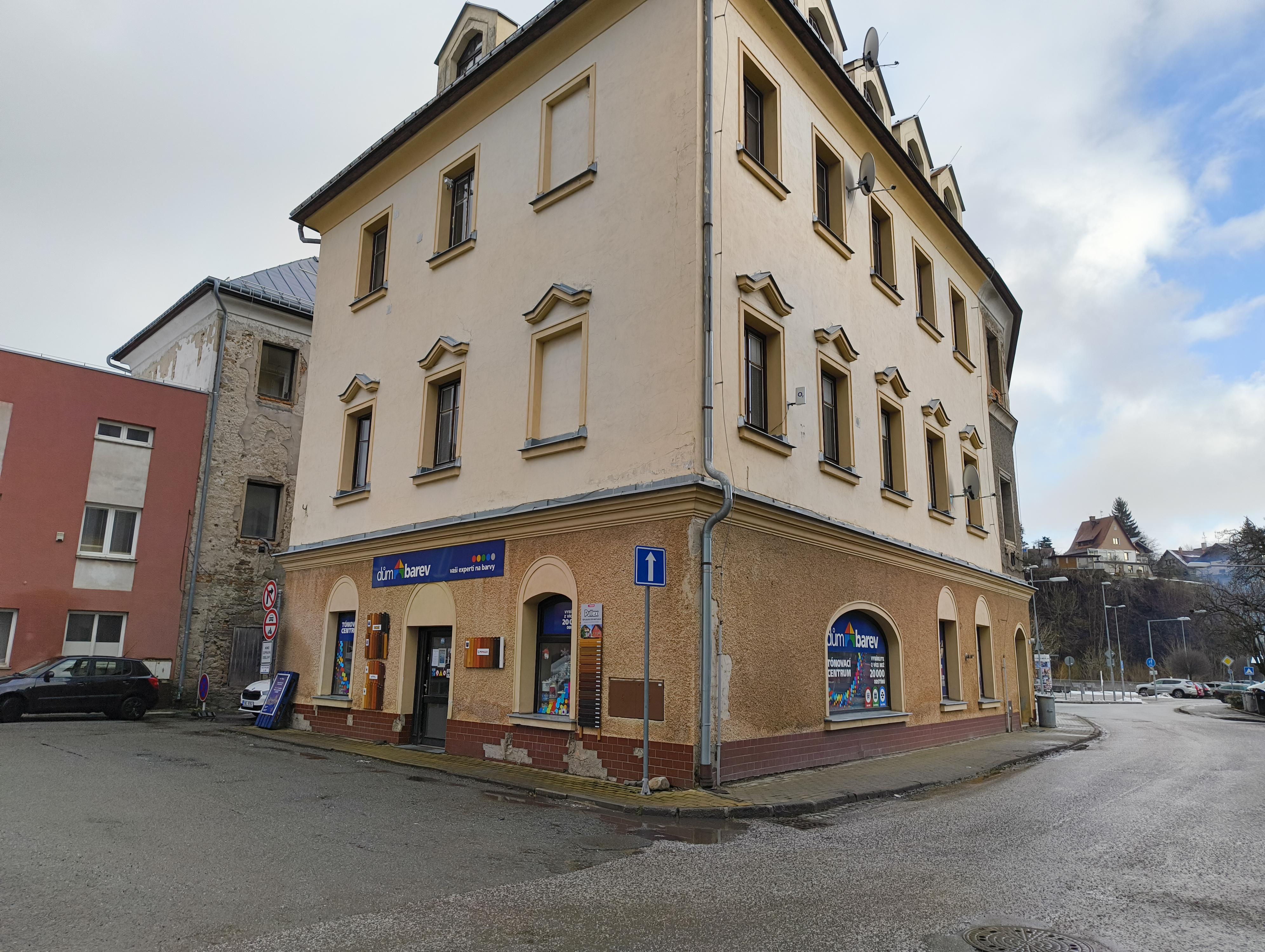 Dům barev – Barvy, Laky-Vrchlabí s.r.o.