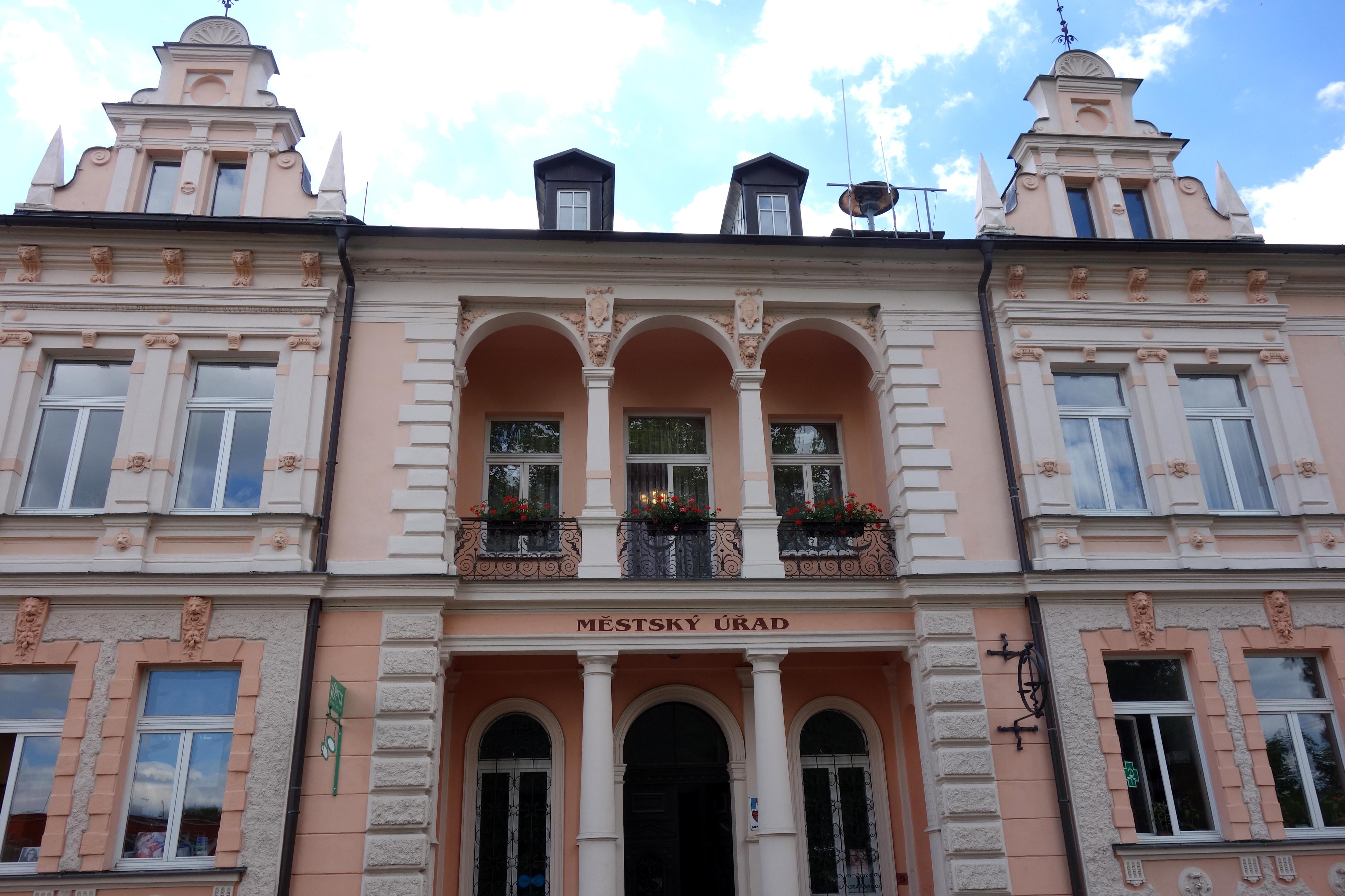 Skalná - městský úřad foto 4