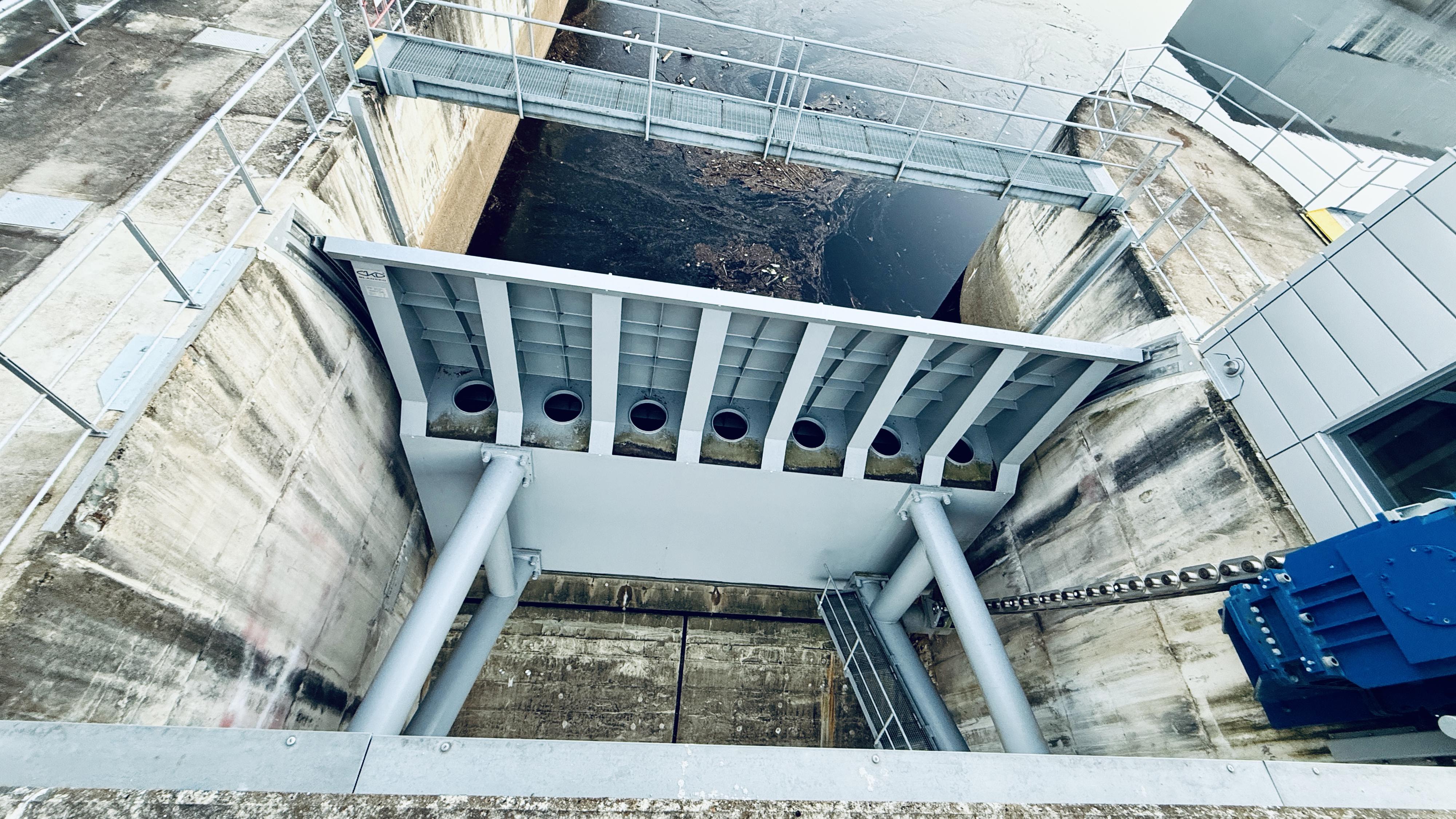 Plavební komora Hněvkovice přehrada foto 4