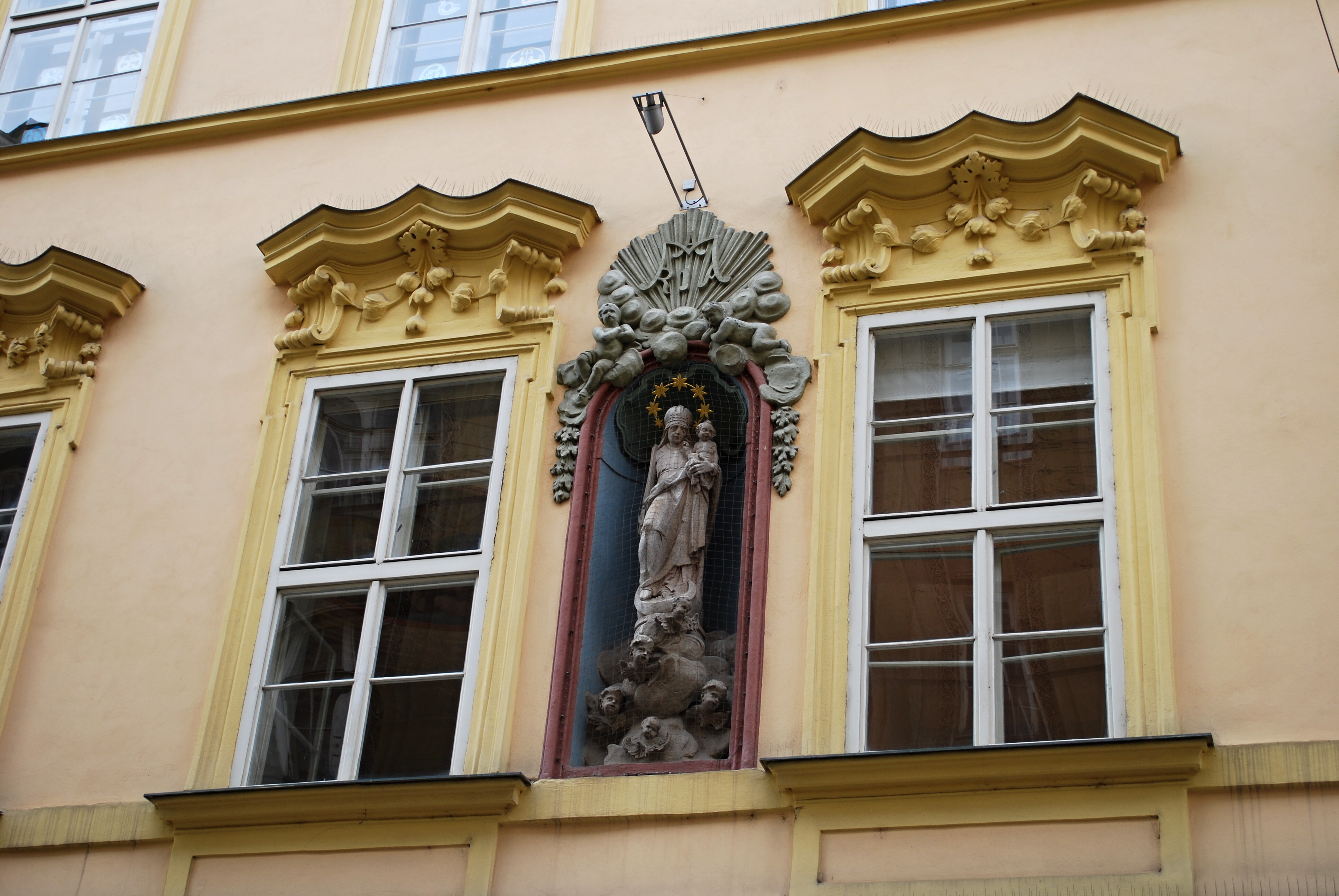 Knihovna Jiřího Mahena v Brně foto 3