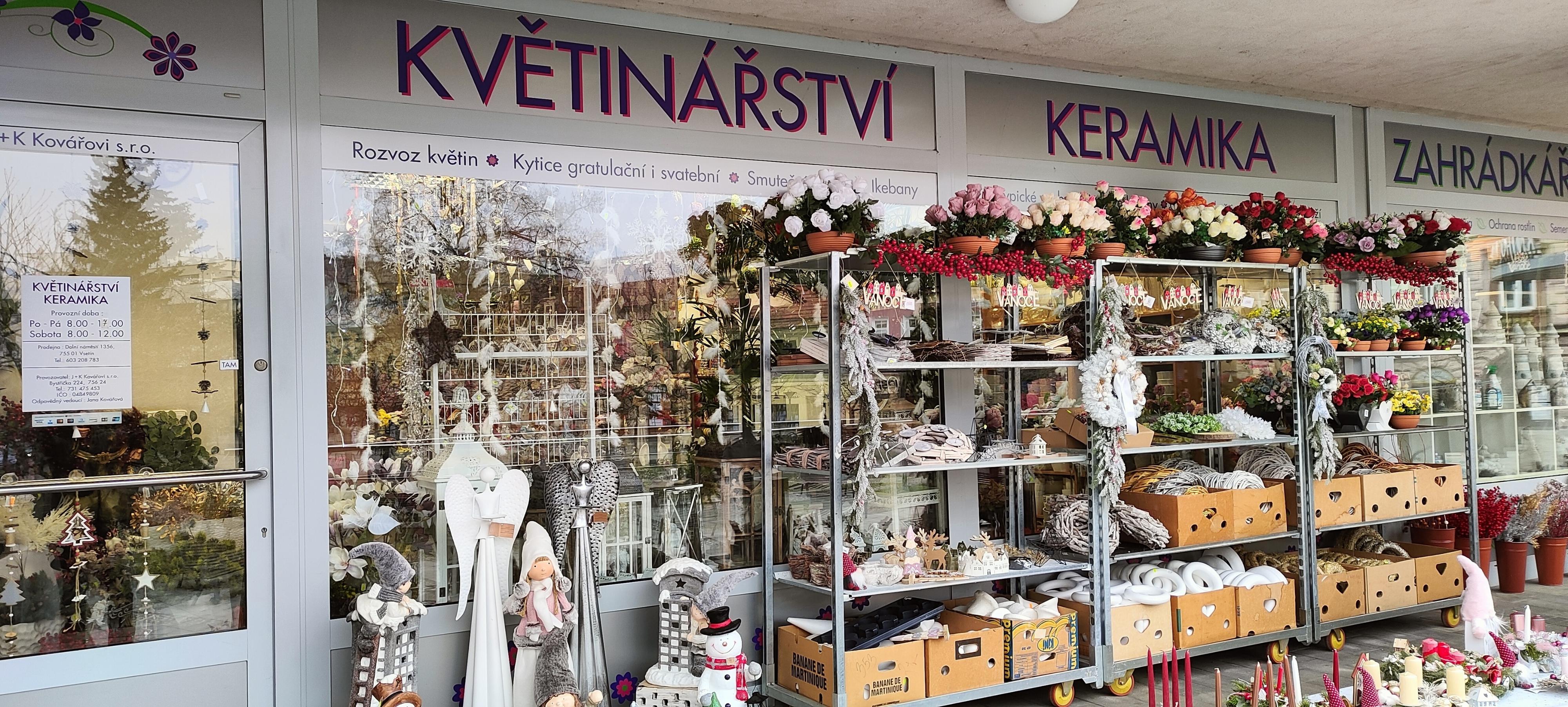 Květinářství na schodech foto 2
