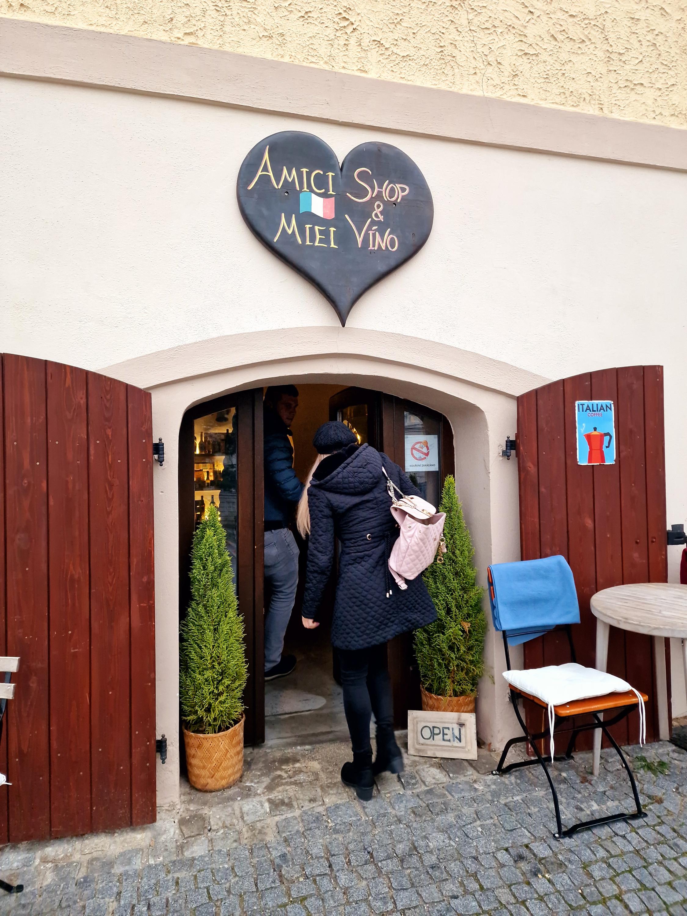 Amici Miei Mikulov - shop & víno foto 4