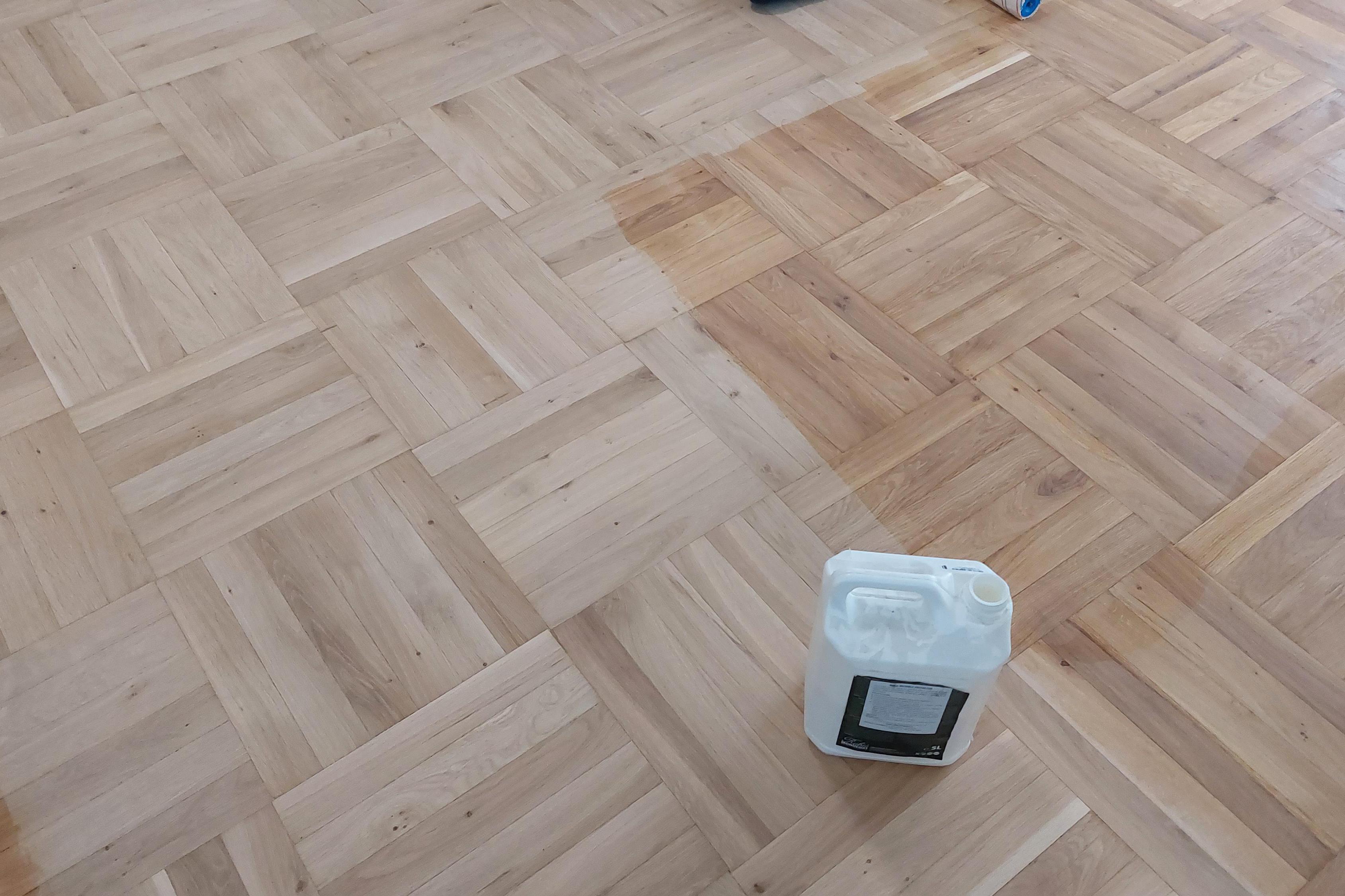 Broušení a lakování parket