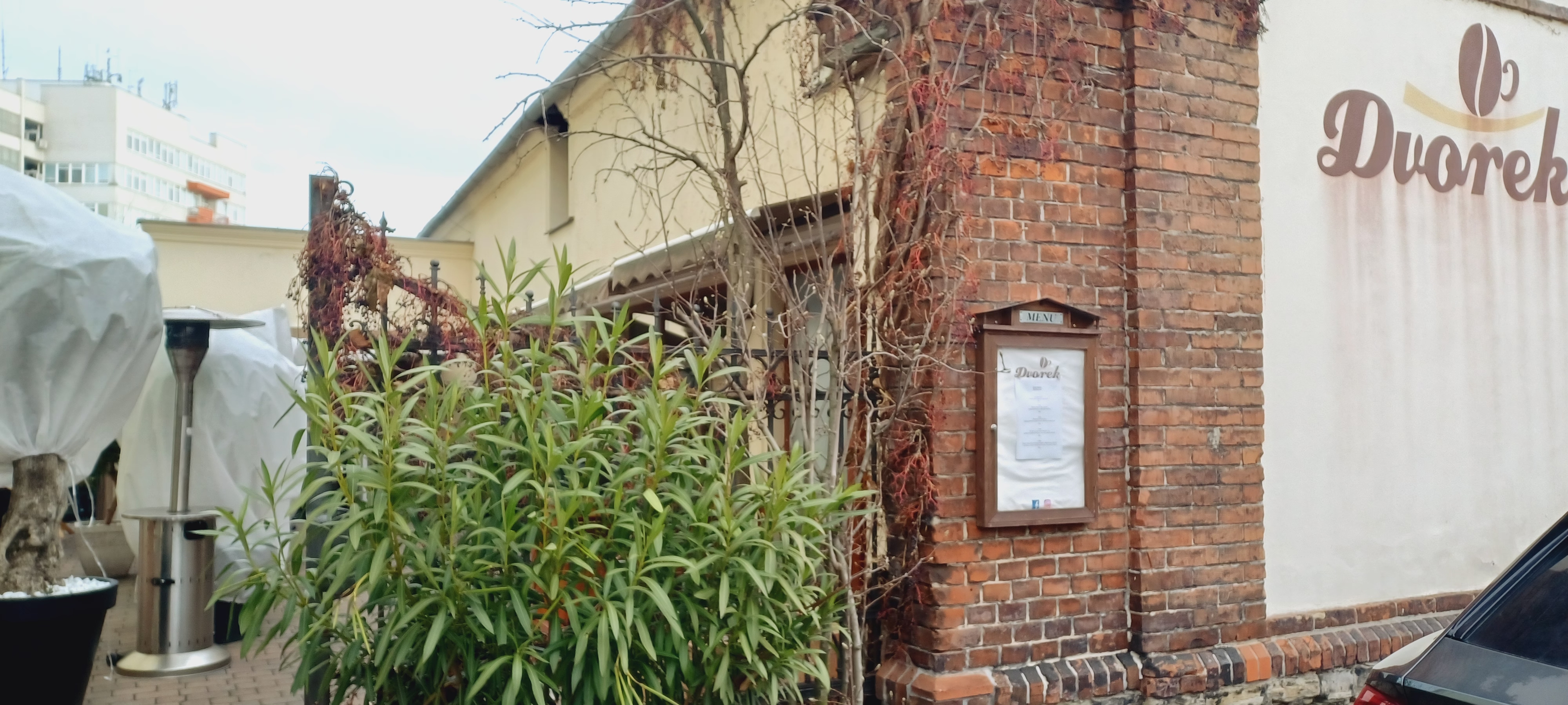 Restaurace a kavárna Dvorek foto 5