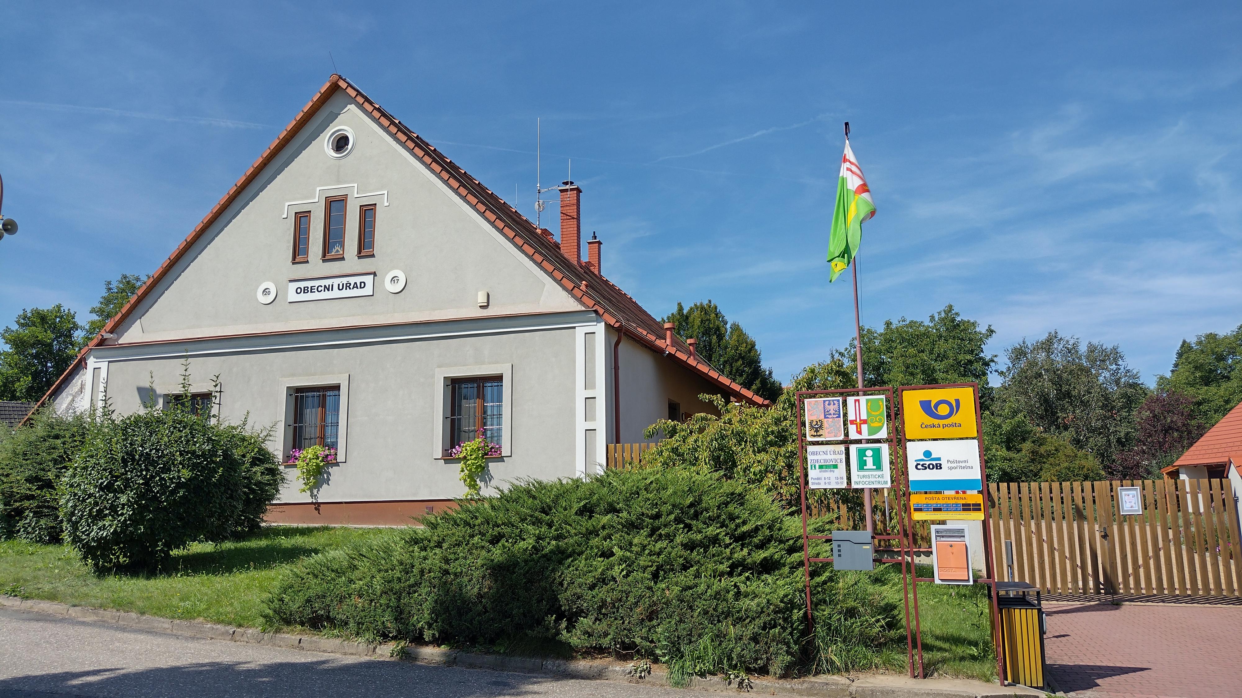 Zdechovice - obecní úřad foto 6