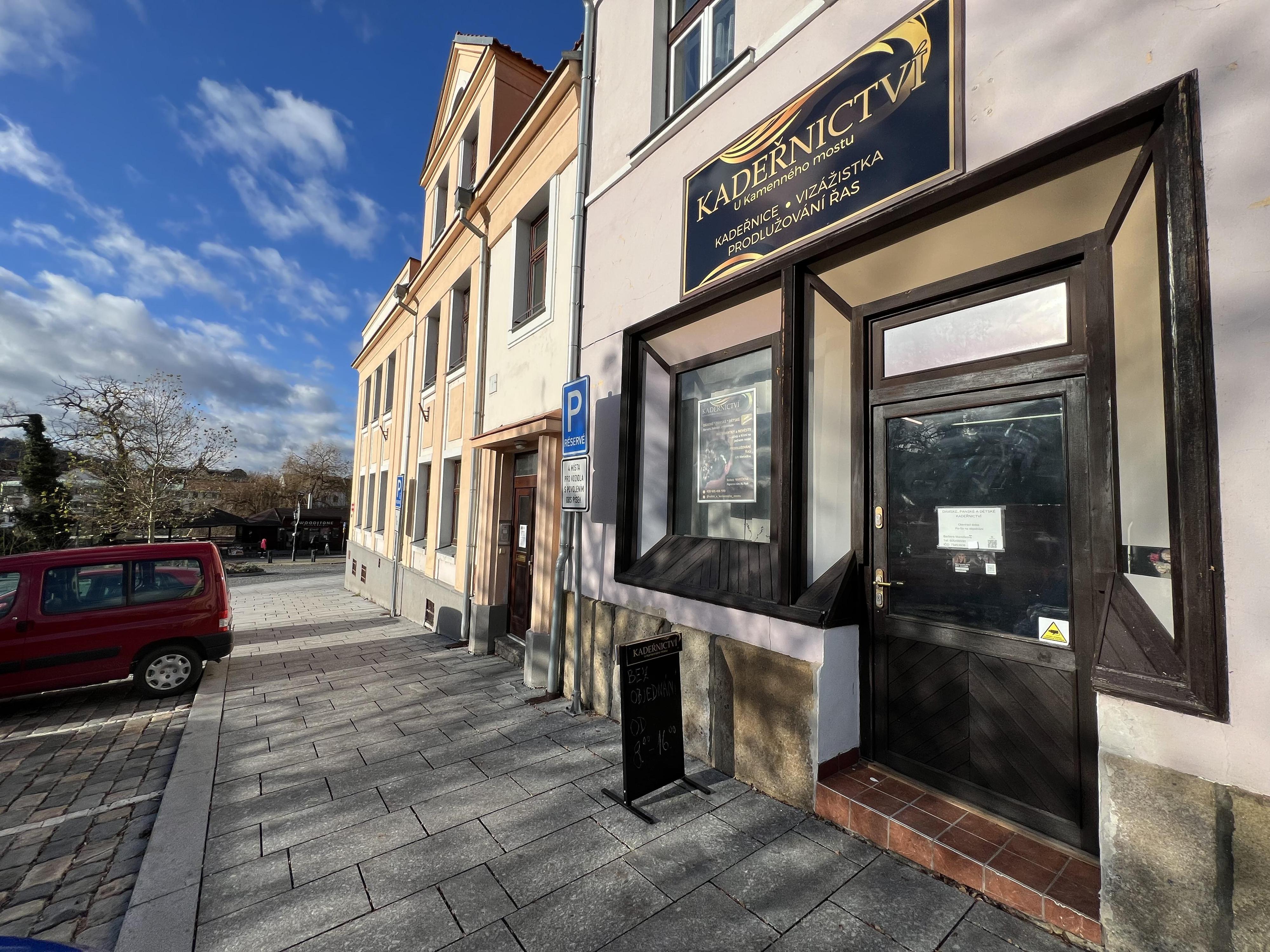 Salon U kamenného mostu