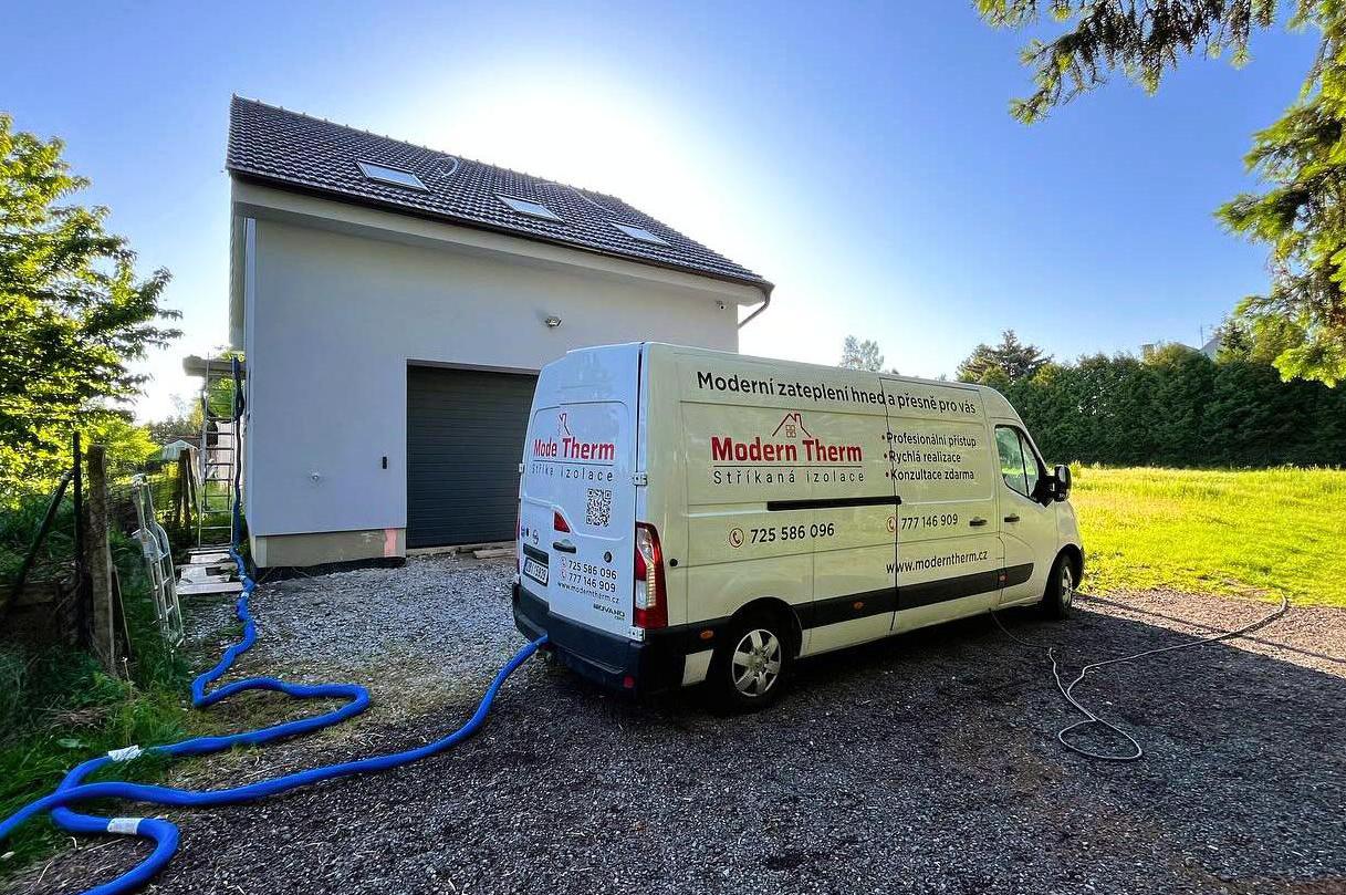 Stříkaná pěnová izolace - Modern Therm foto 1