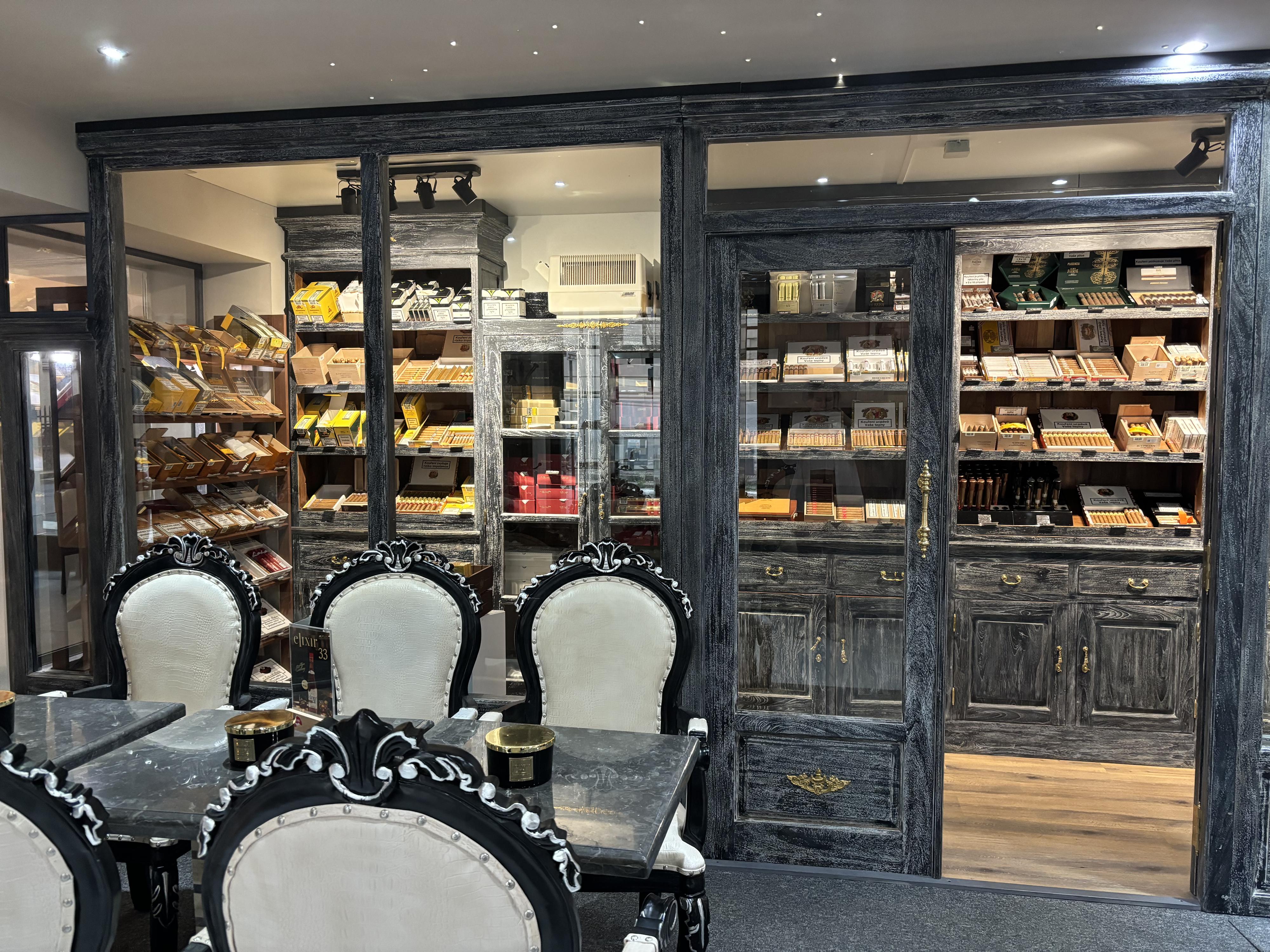 El Mundo del Tabaco & Café