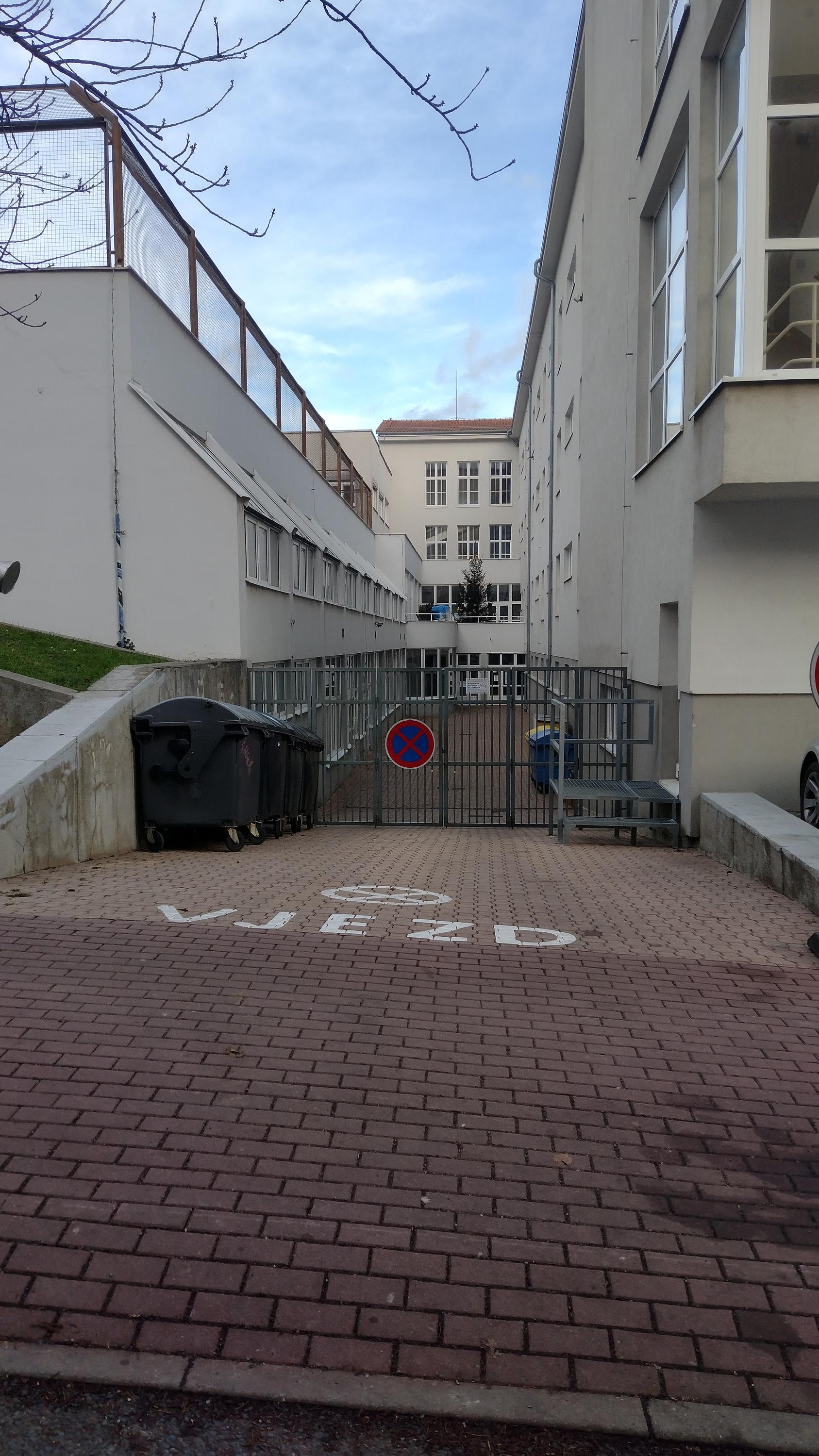 Střední zdravotnická škola a Vyšší odborná škola zdravotnická Brno, Merhautova foto 4