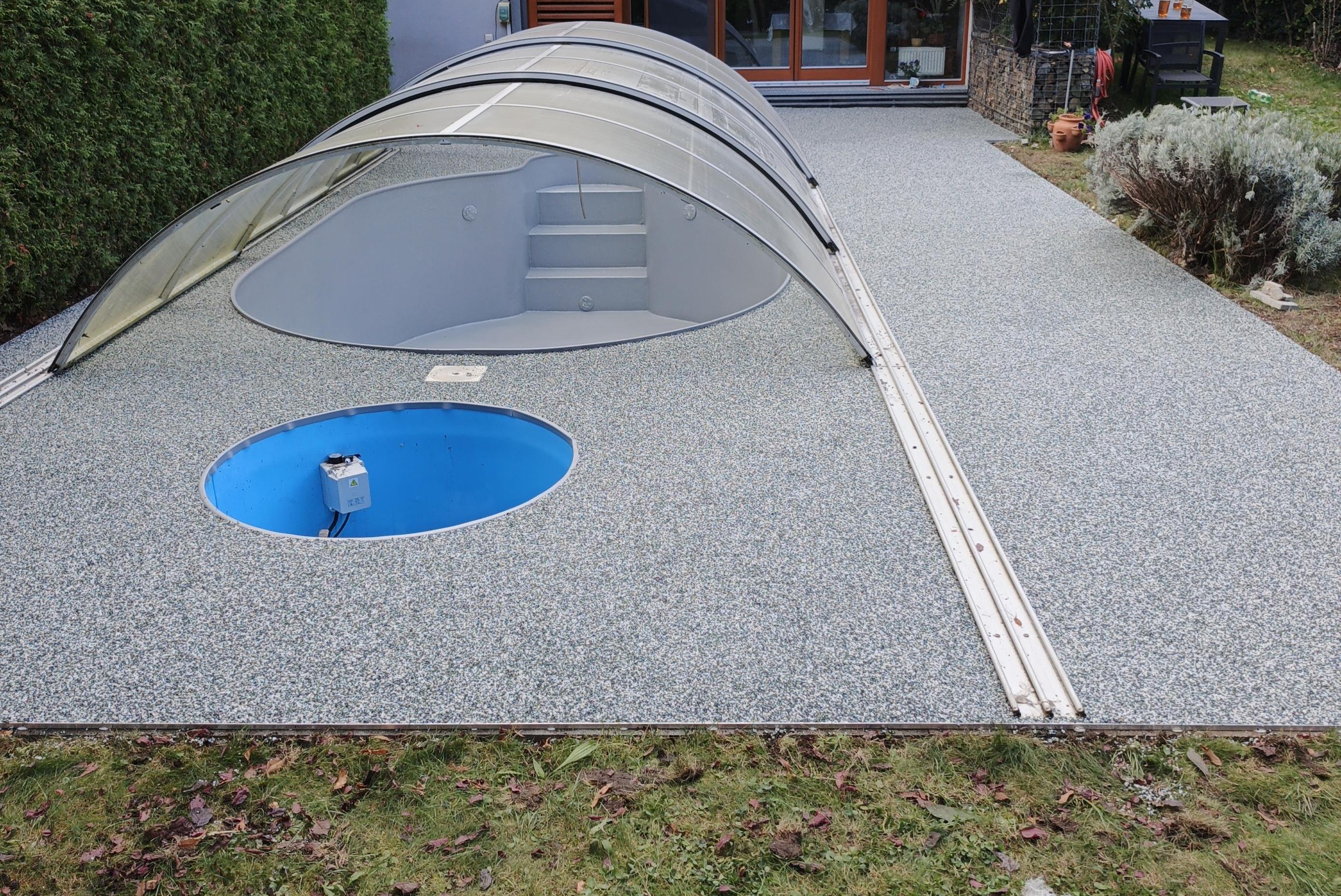 Renovace plastového bazénu