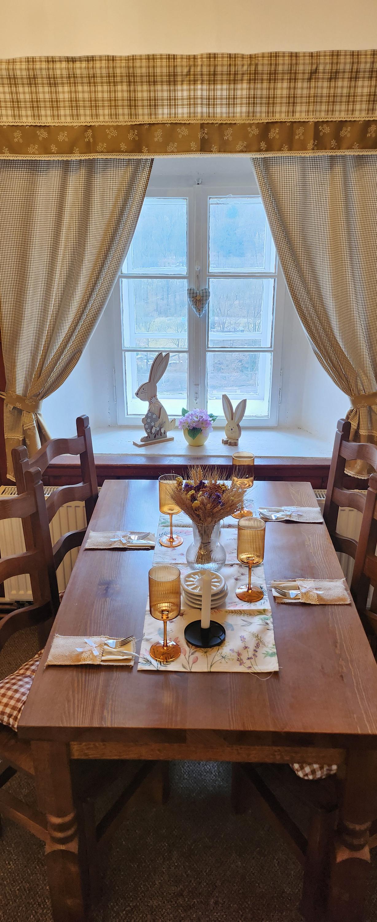 Hradní krčma Pernštejn foto 2