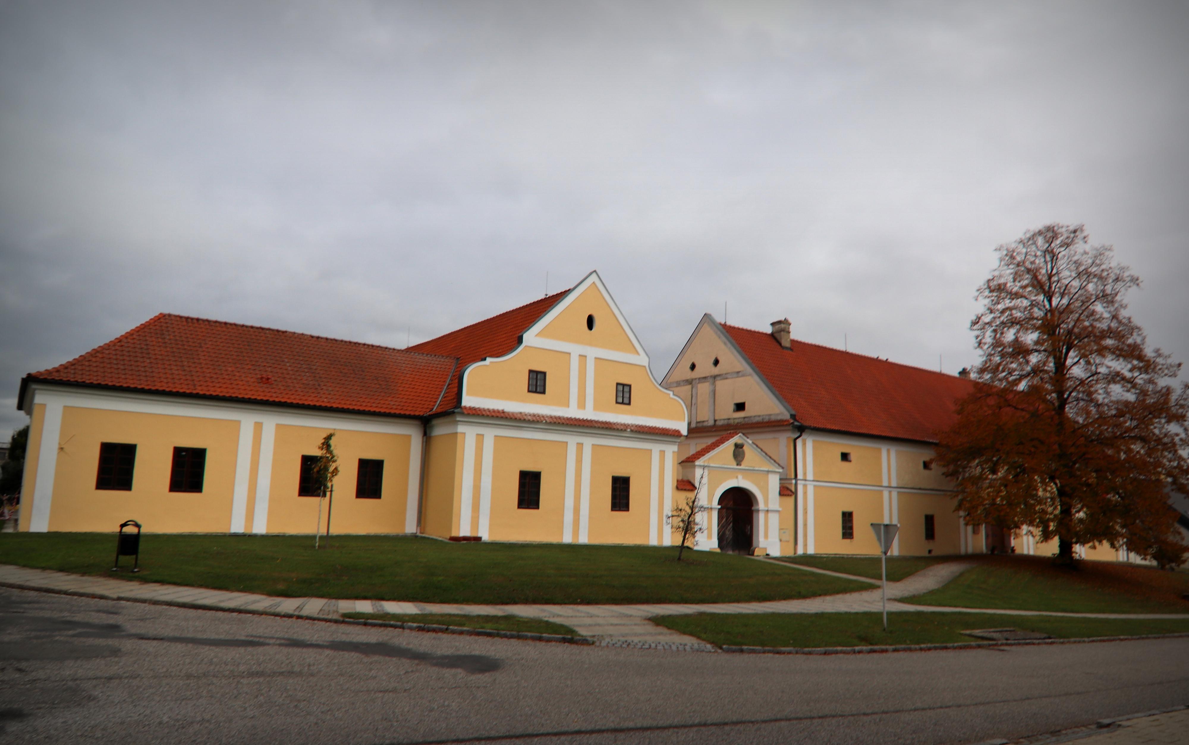 Slatinice - obecní úřad foto 3