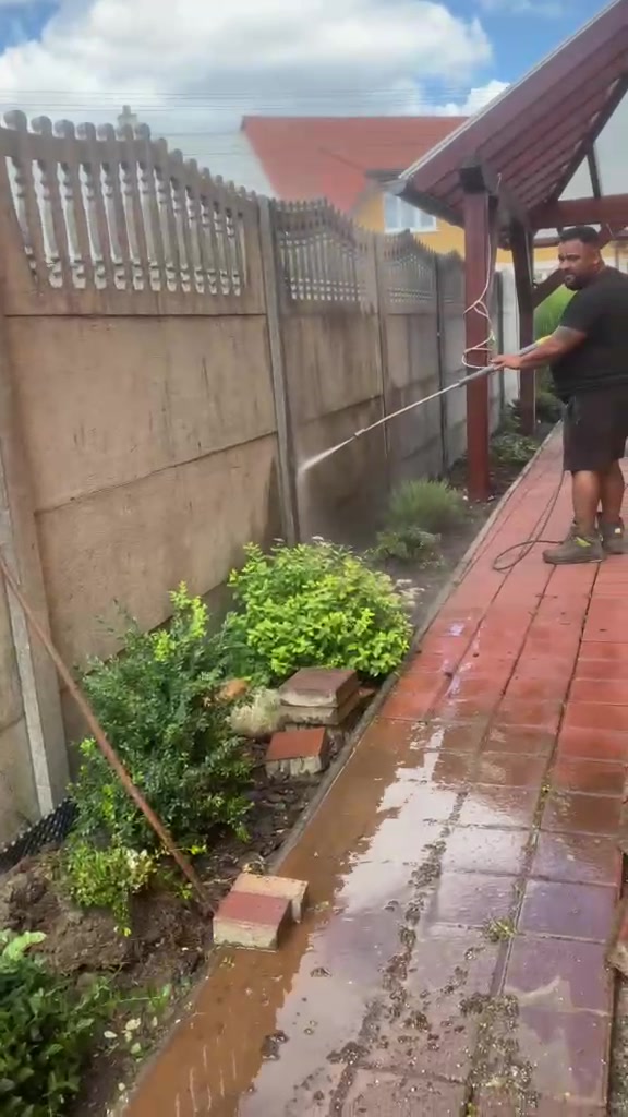 Zámkové dlažby Nikolas Tomko foto 2 (náhled videa)