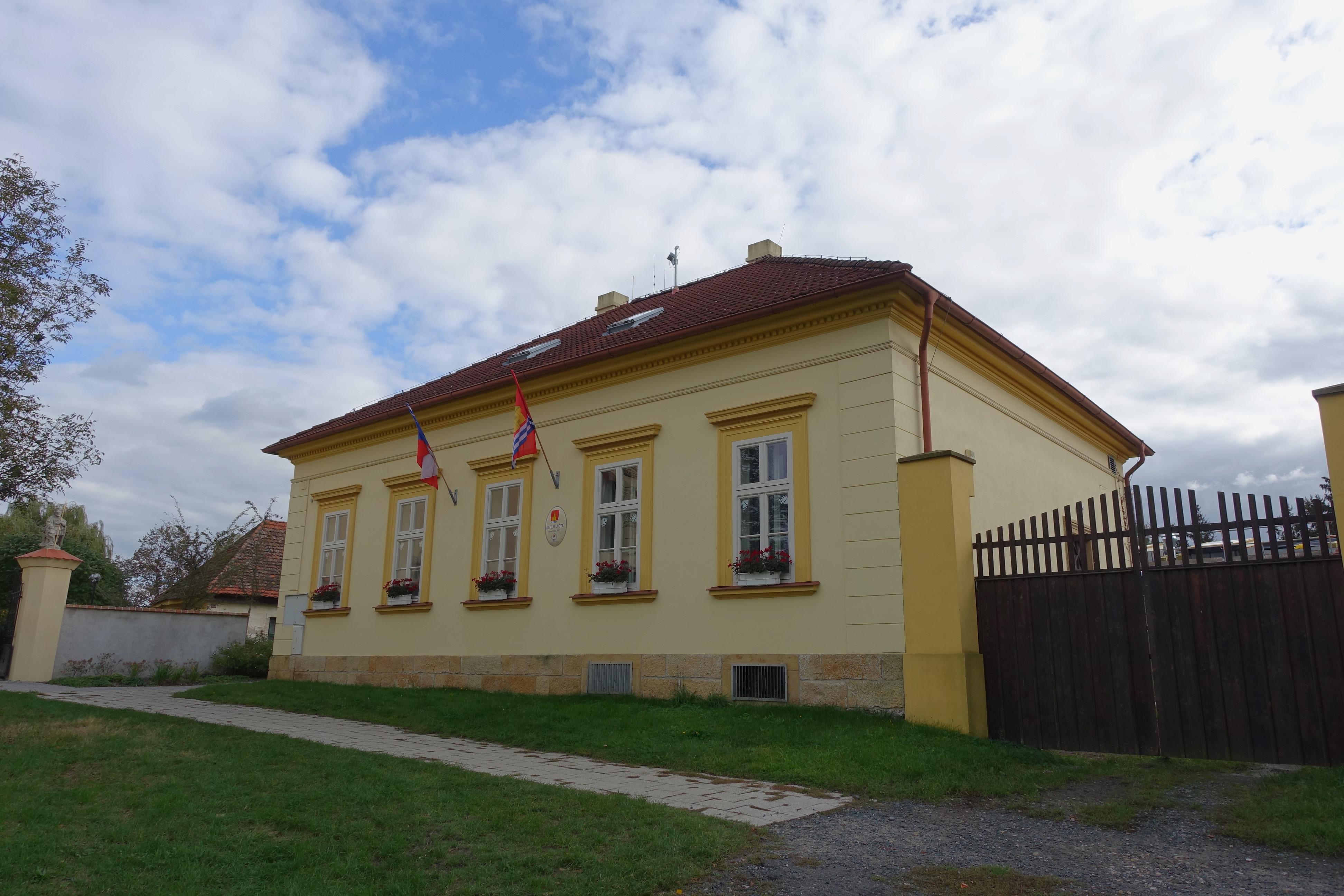 Kostelní Lhota - obecní úřad