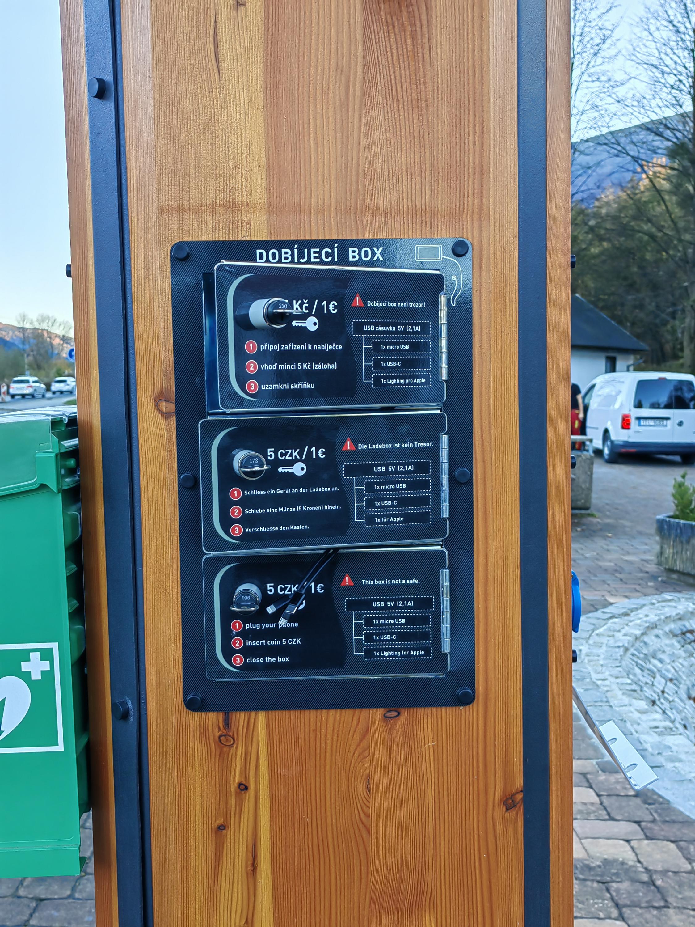 Multifunkční nabíjecí stanice TOP SPOT foto 5