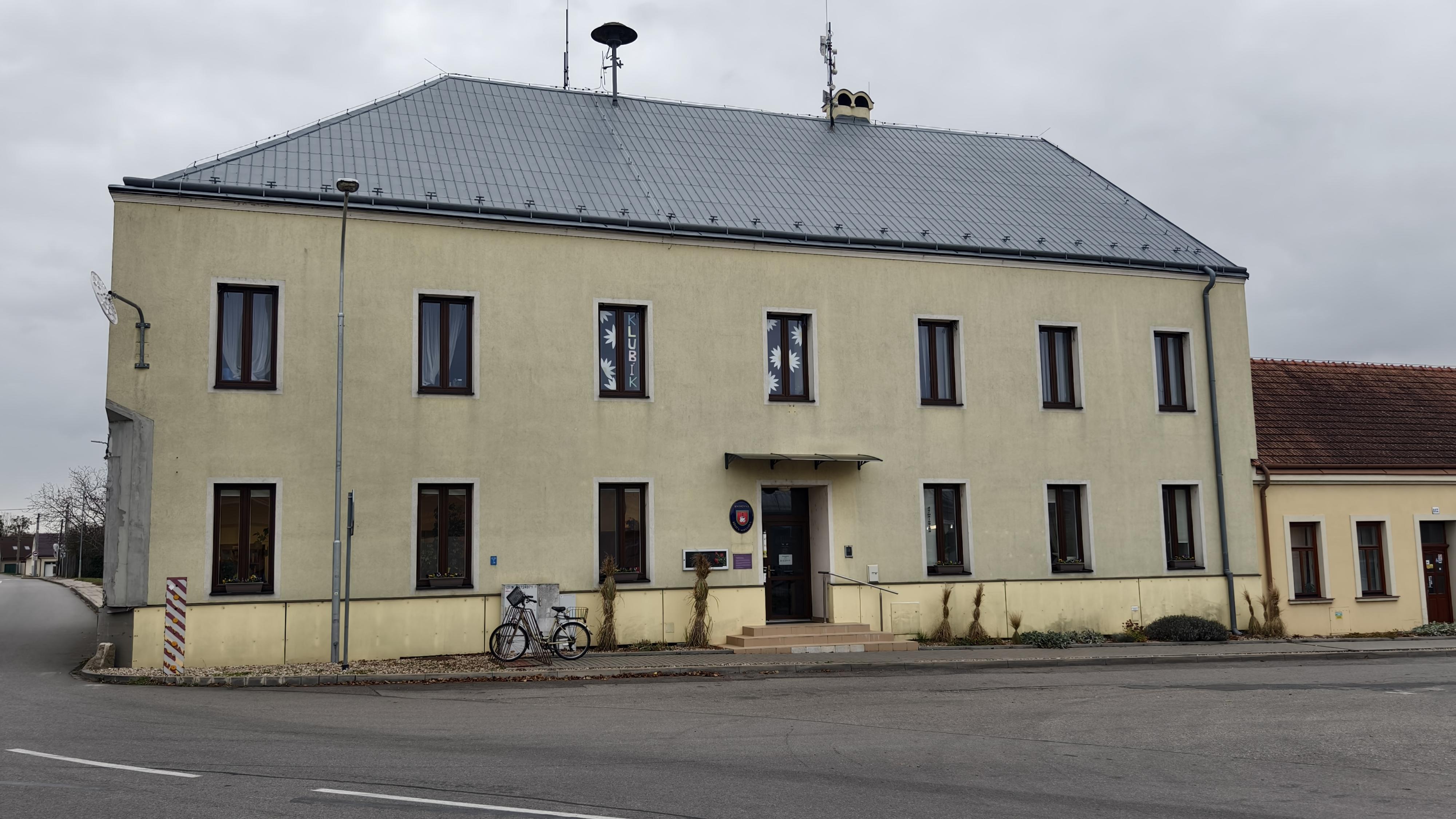 Obecní knihovna Březí foto 1
