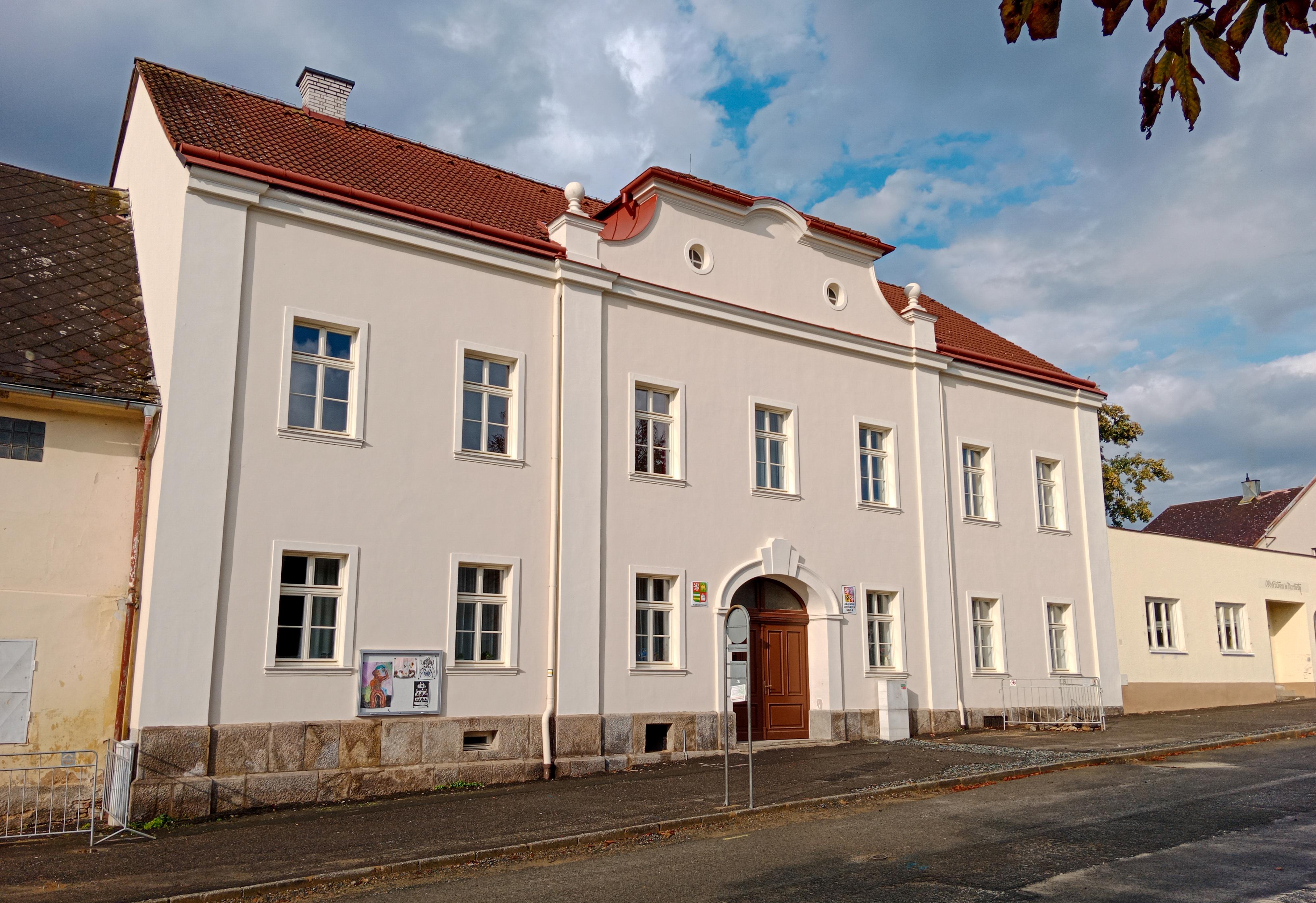 Základní umělecká škola, Planá, Dukelských hrdinů 85 foto 3