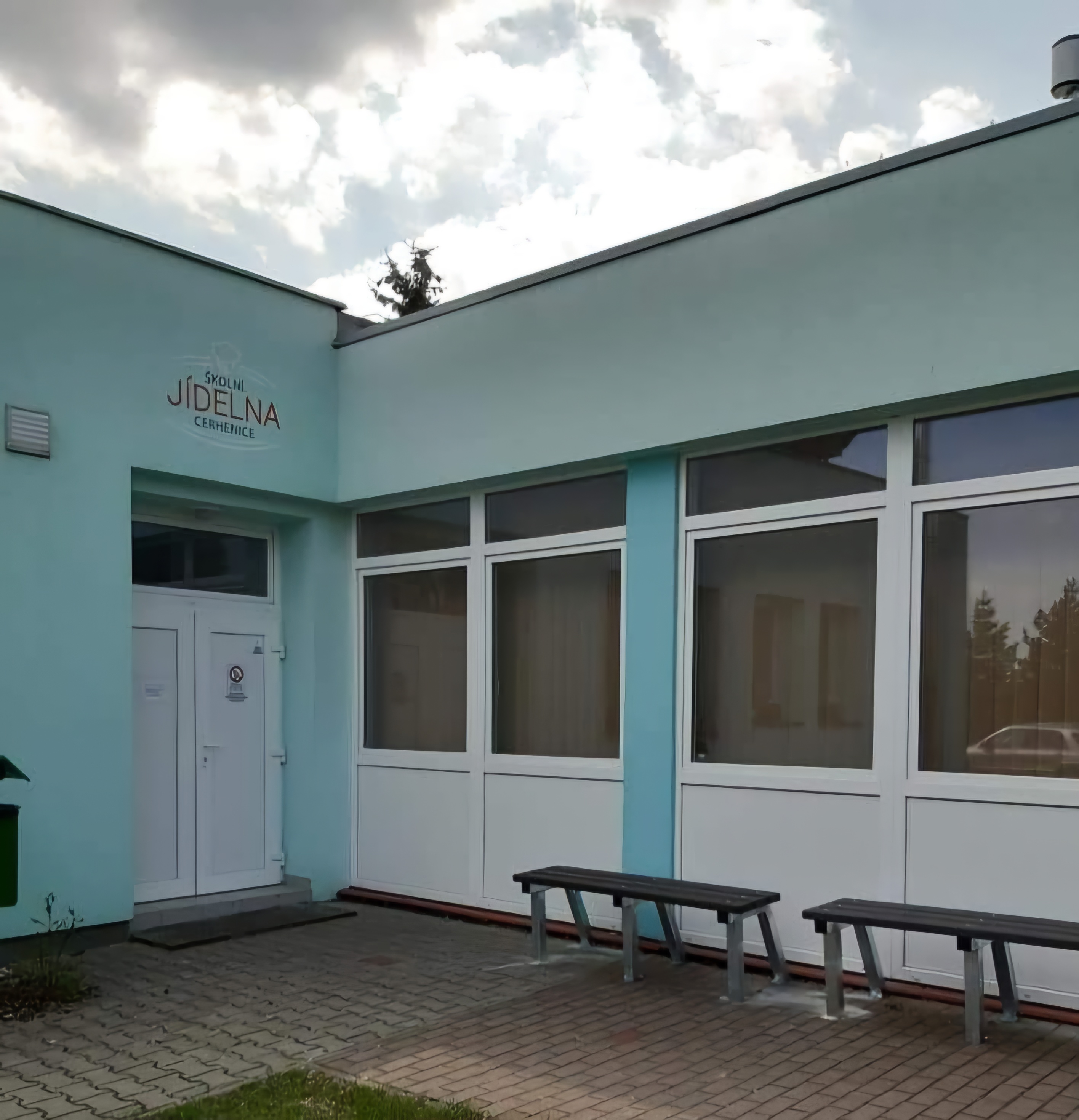 Školní jídelna Cerhenice foto 2