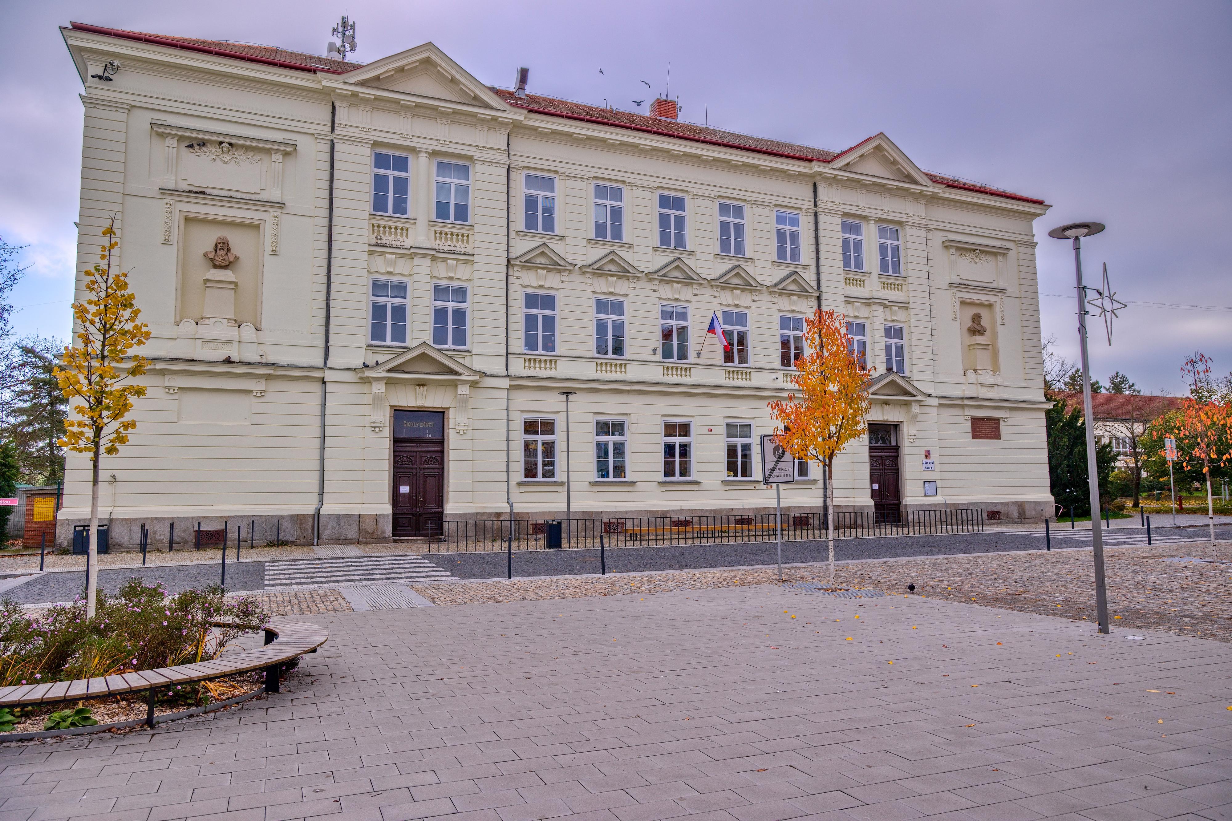 ZŠ Dobříš, Komenského nám. foto 5