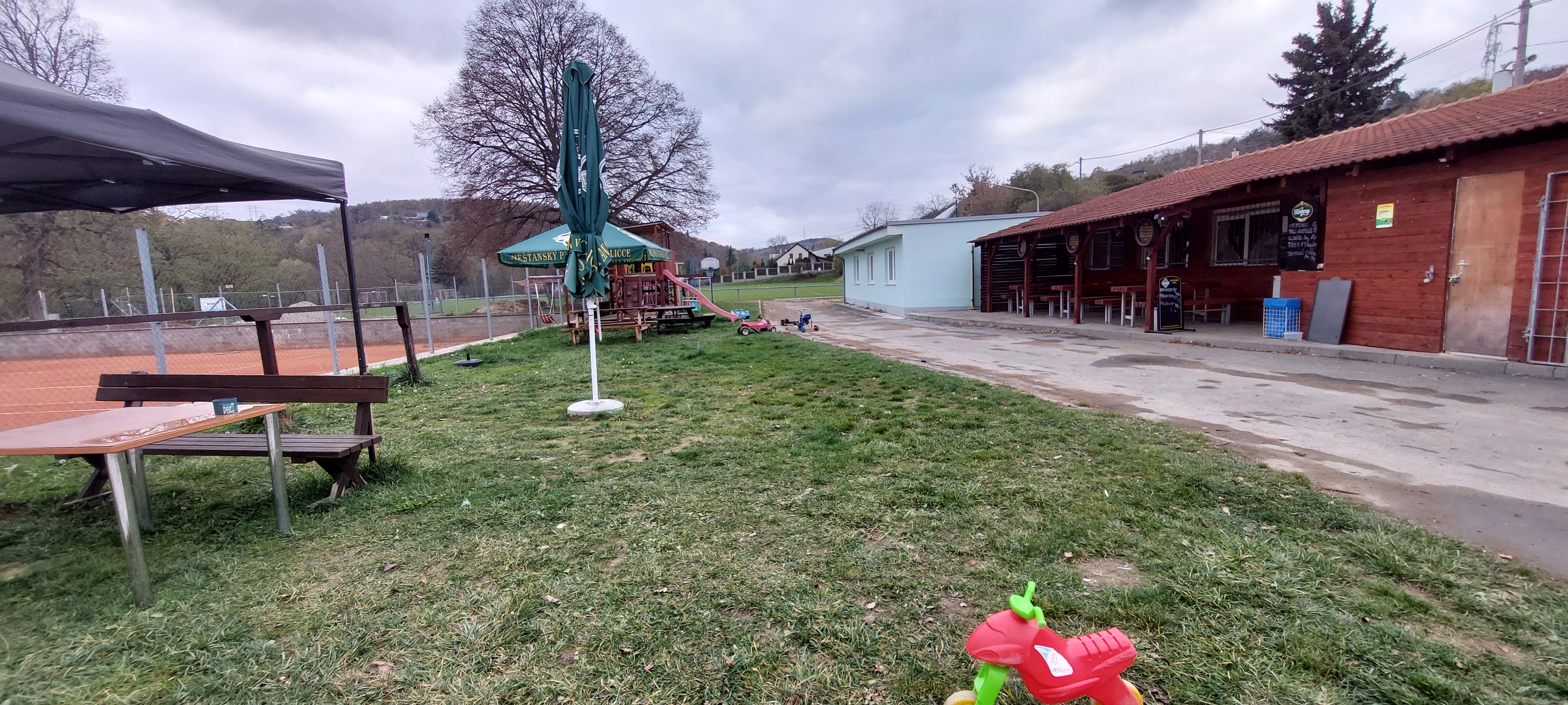 Hospůdka na hřišti Želešice foto 3