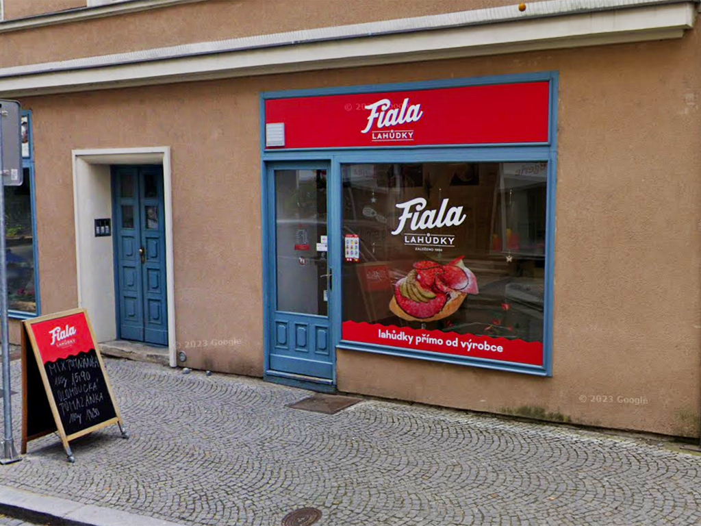 LAHŮDKY FIALA foto 2