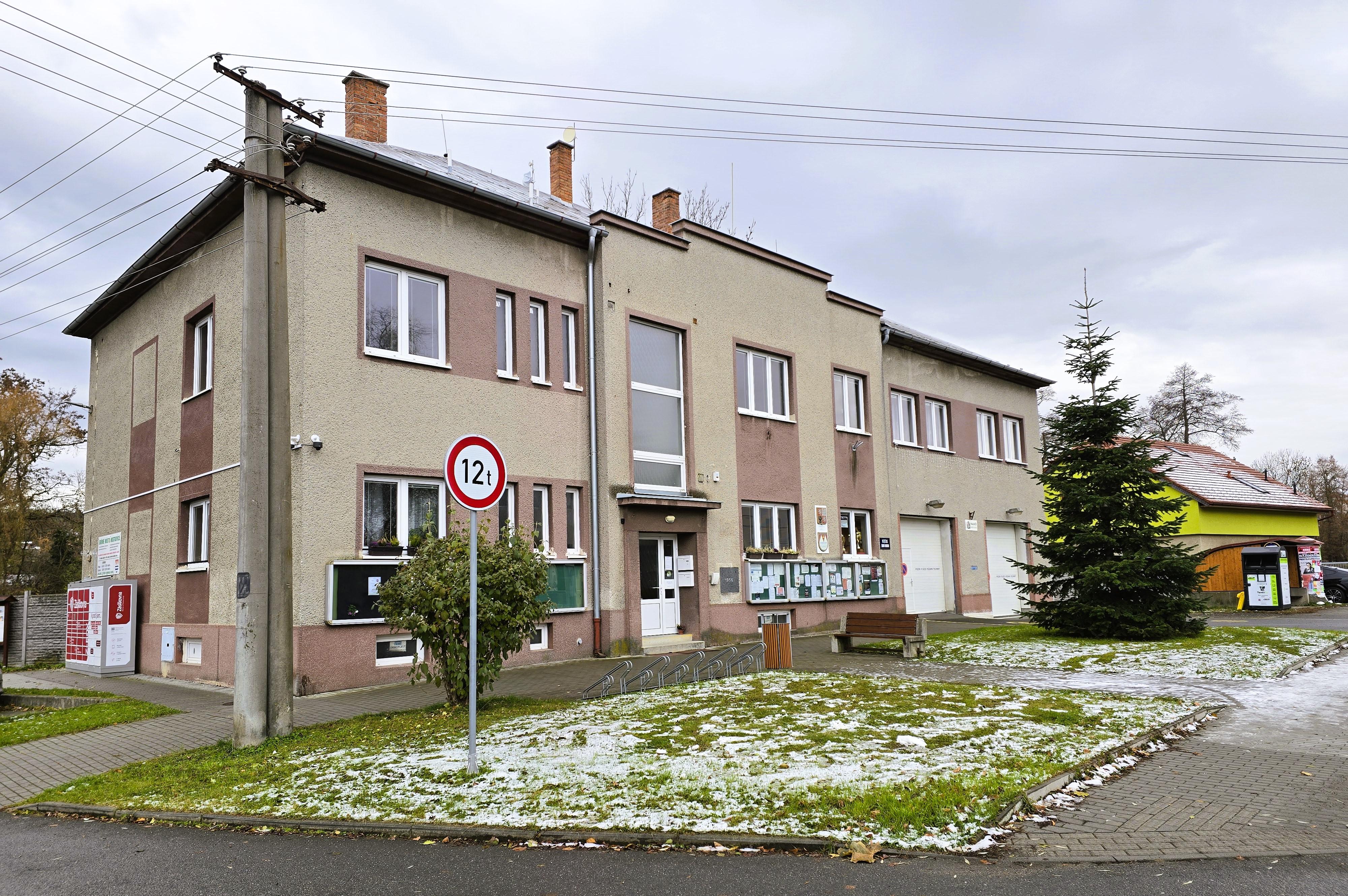 Mostkovice - obecní úřad foto 4