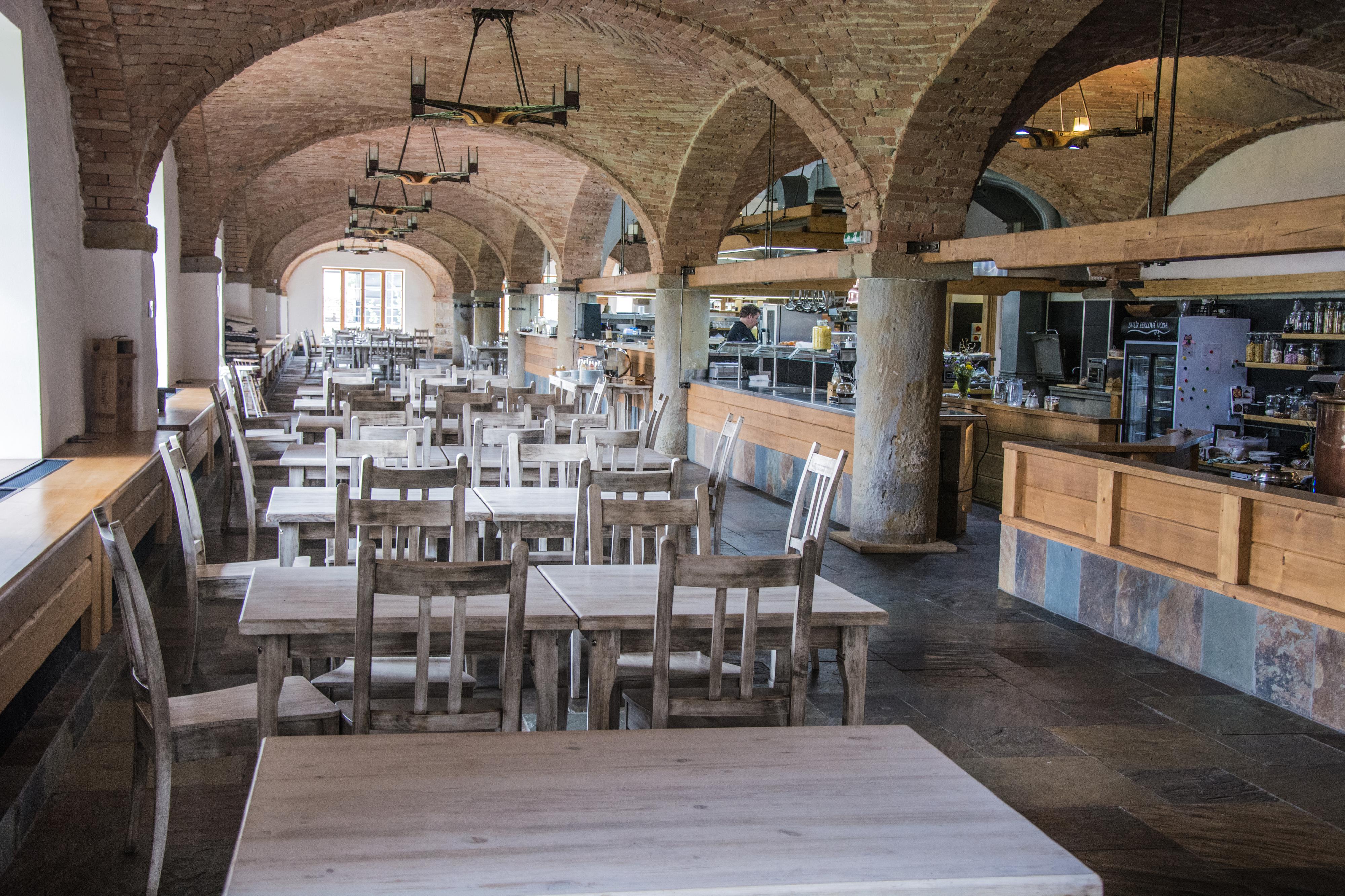 Restaurace Dvůr Perlová voda foto 4