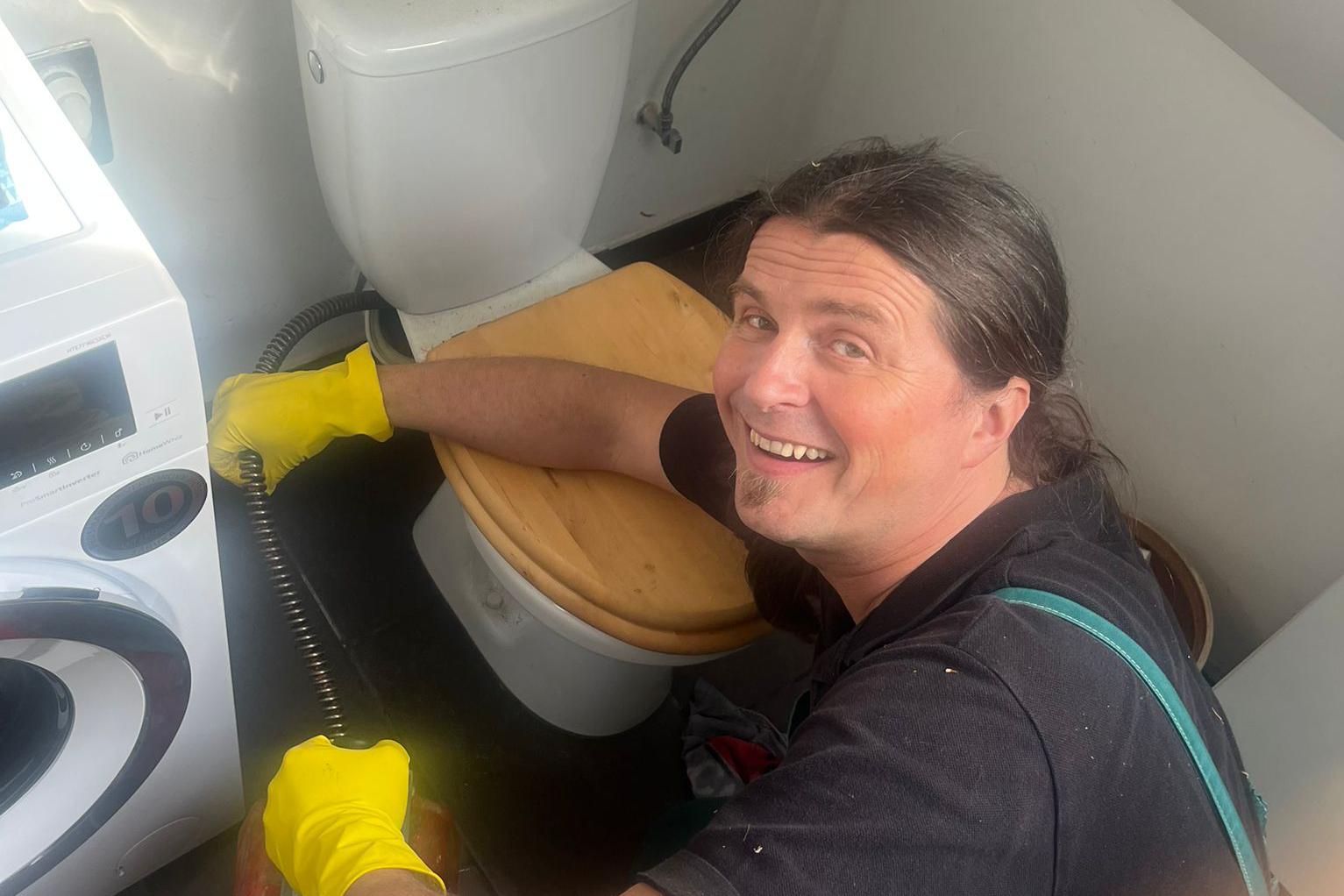 Čištění ucpaných stoupaček a toalet