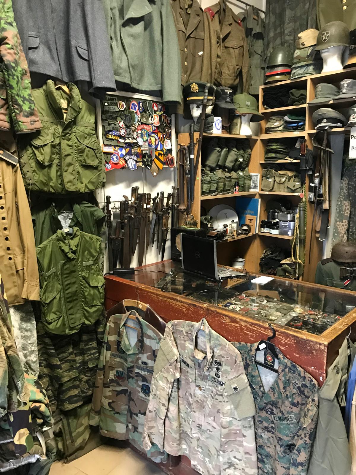 Army store foto 2
