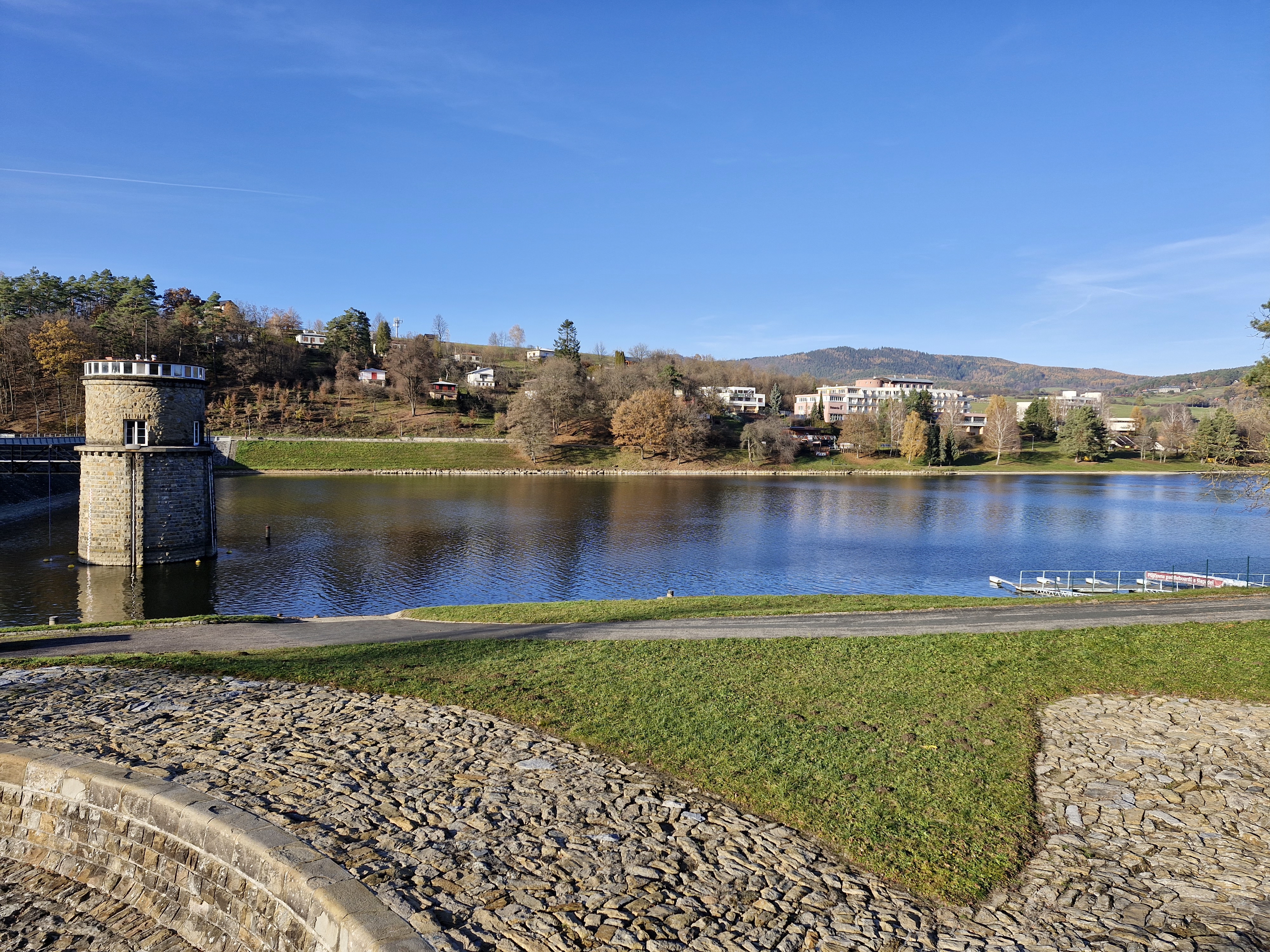 Půjčovna lodiček a šlapadel v. n. Luhačovice foto 5