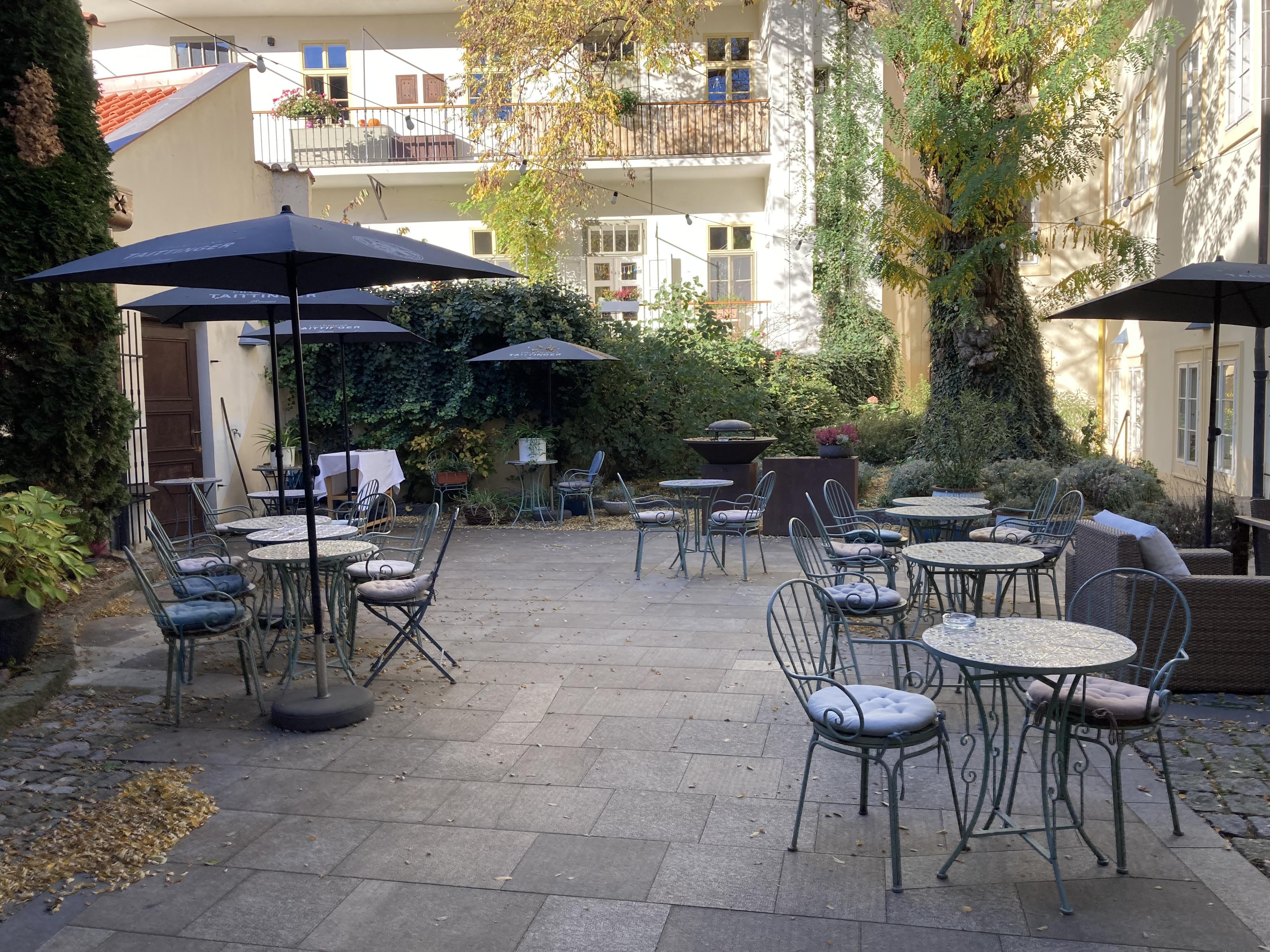 Monastery Garden Bistro foto 4