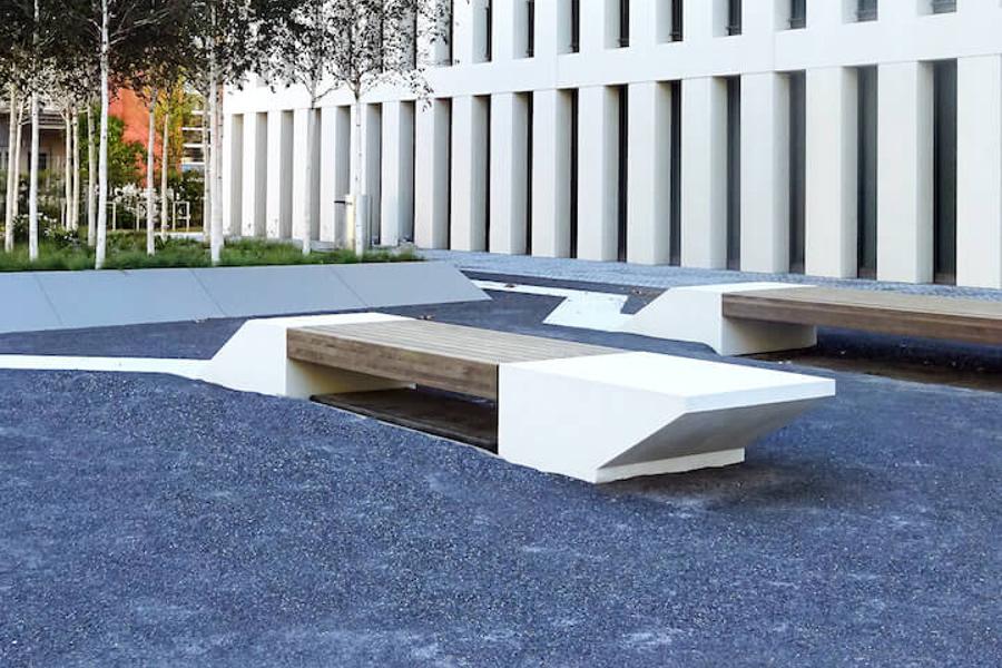 Lavičky a odpadkové koše