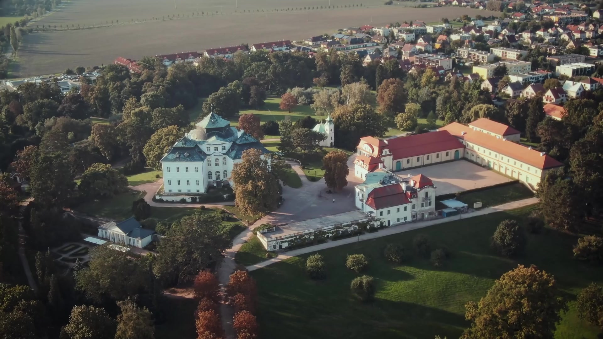 Jízdárna Kinských foto 2 (náhled videa)