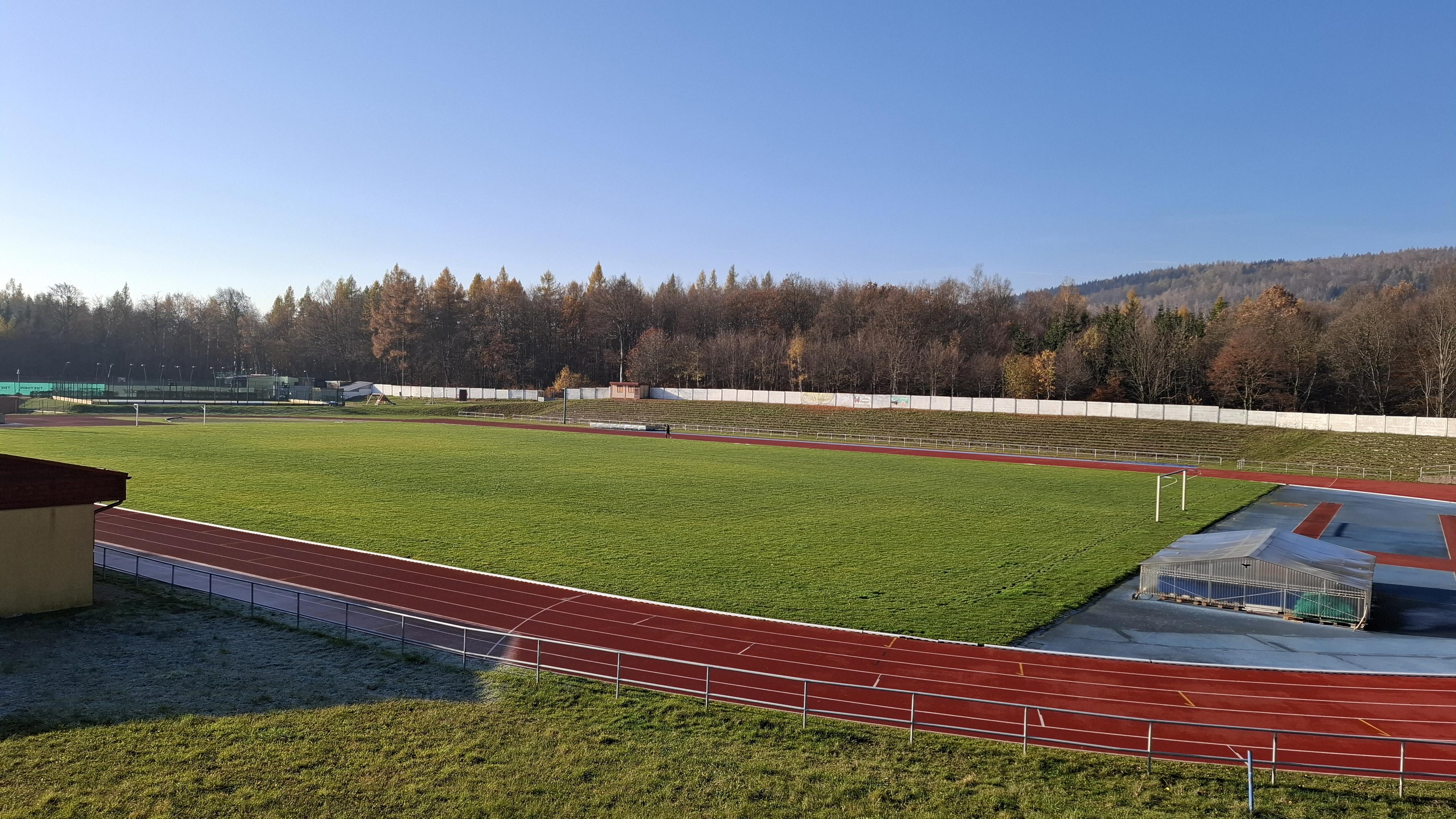 Atletický stadion Meziboří foto 4