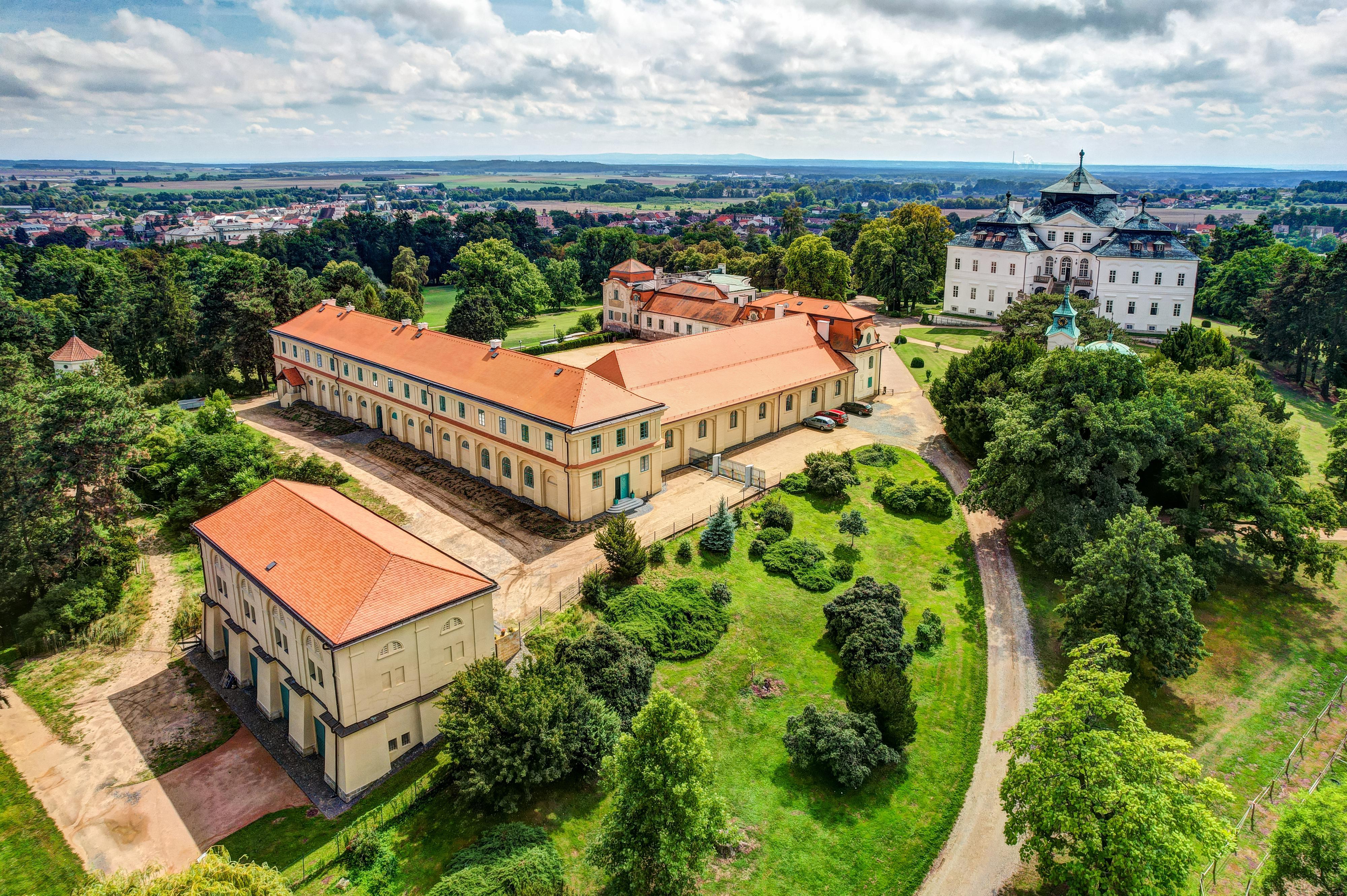 Jízdárna Kinských