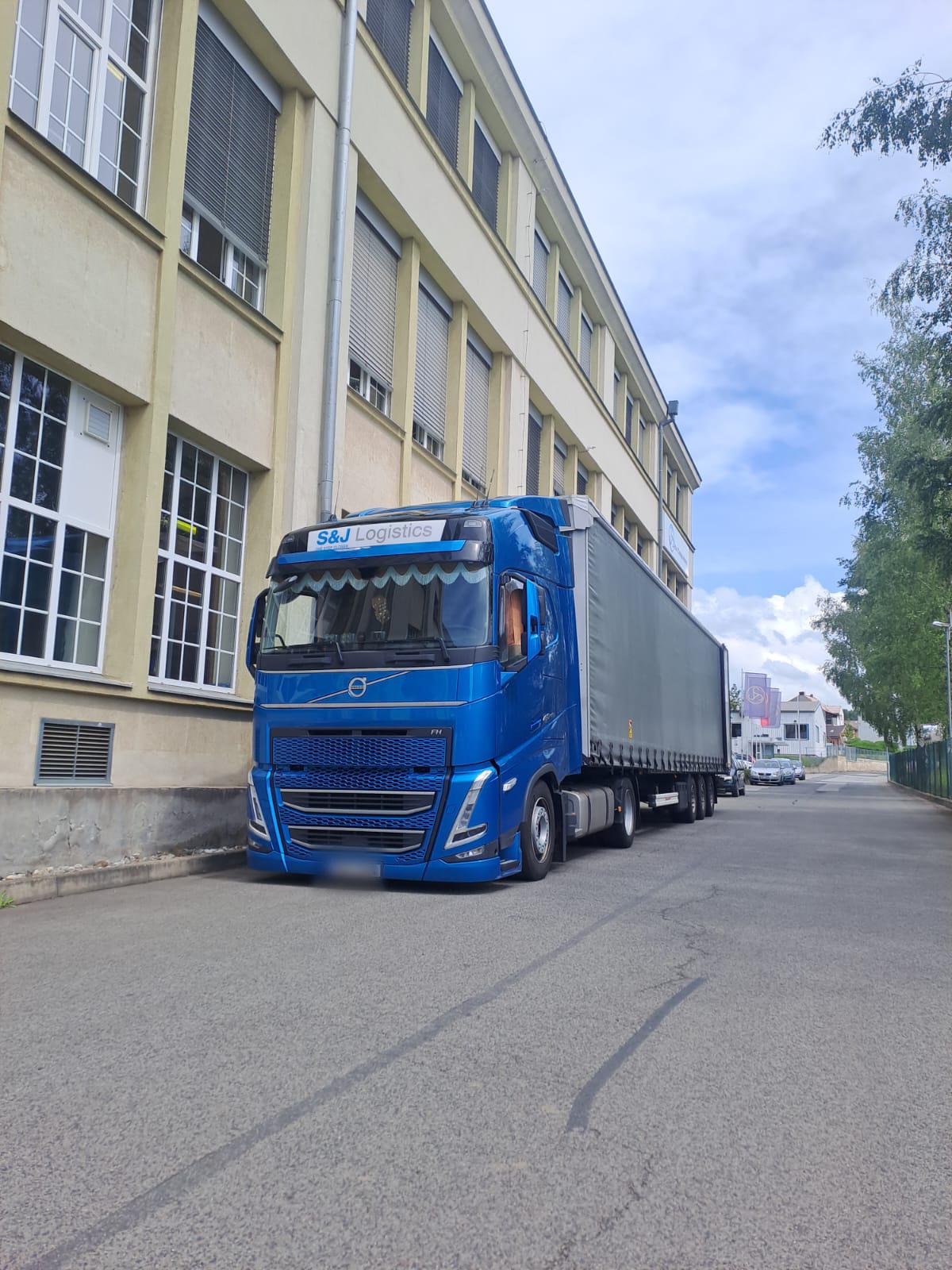 S&J Logistics foto 2