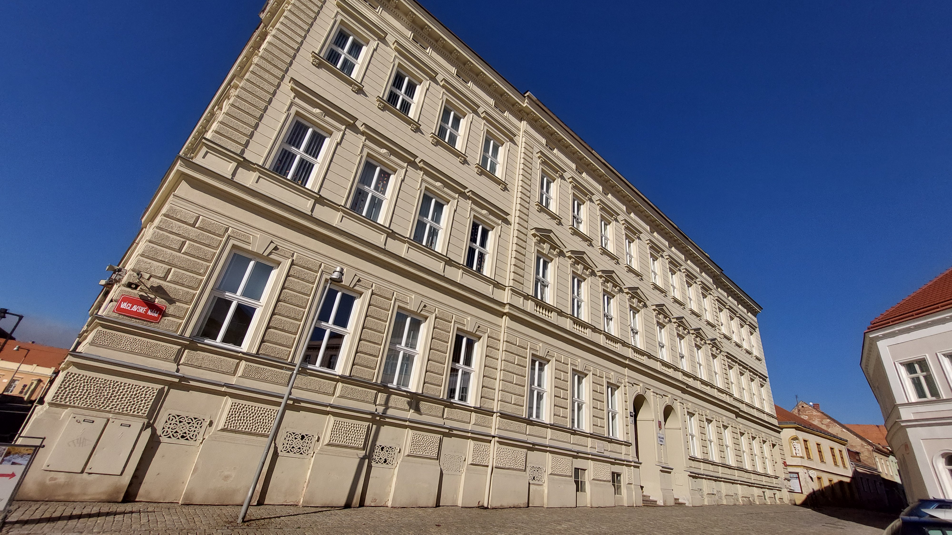 ZŠ Znojmo, Václavské náměstí foto 4